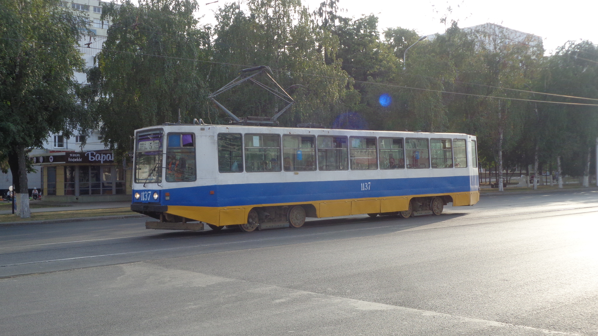 Ride around the city on a city dweller uttz. Aiskaya street, Kuvykin school of the Ministry of Internal Affairs. the tram returned to Pushkin street again, after the road was repaired - My, Tram, Electric transport, Trolleybus, Technics, Rails, People, Town, Car, , Railway carriage, The wire, Auto, Summer, Drive, Video, Longpost