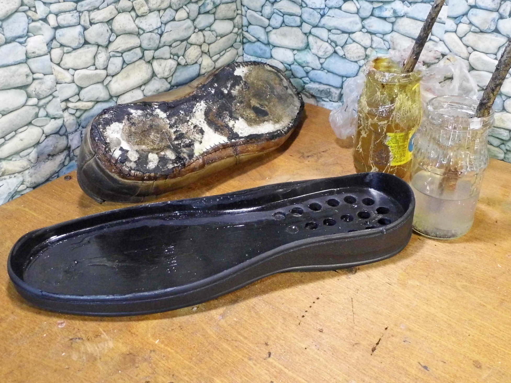 Лёгкая замена подошвы на летних | Пикабу