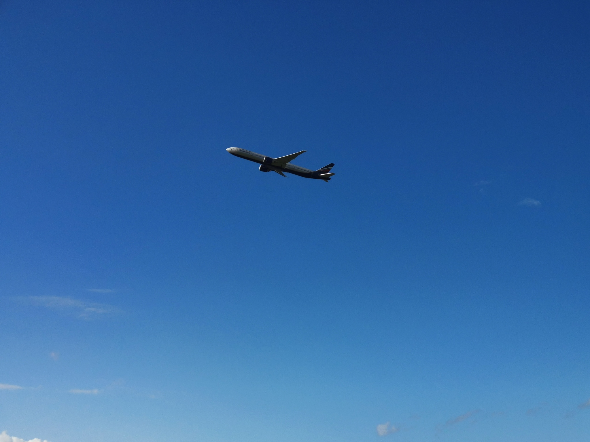 Ball chill is: - My, A bike, Cyclist, Pokatushki, Sheremetyevo, Airplane, Mobile photography, Video, Longpost