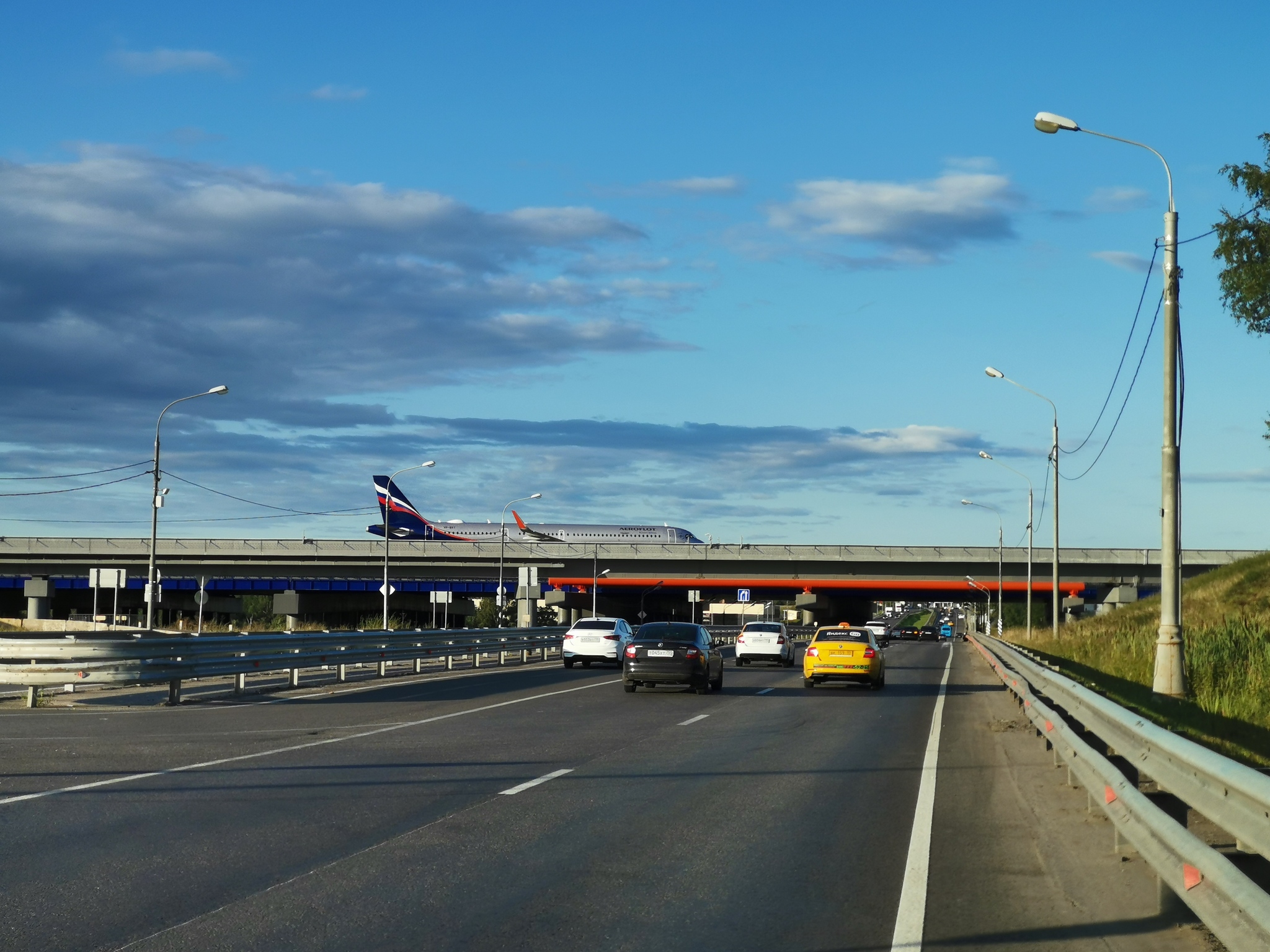 Ball chill is: - My, A bike, Cyclist, Pokatushki, Sheremetyevo, Airplane, Mobile photography, Video, Longpost