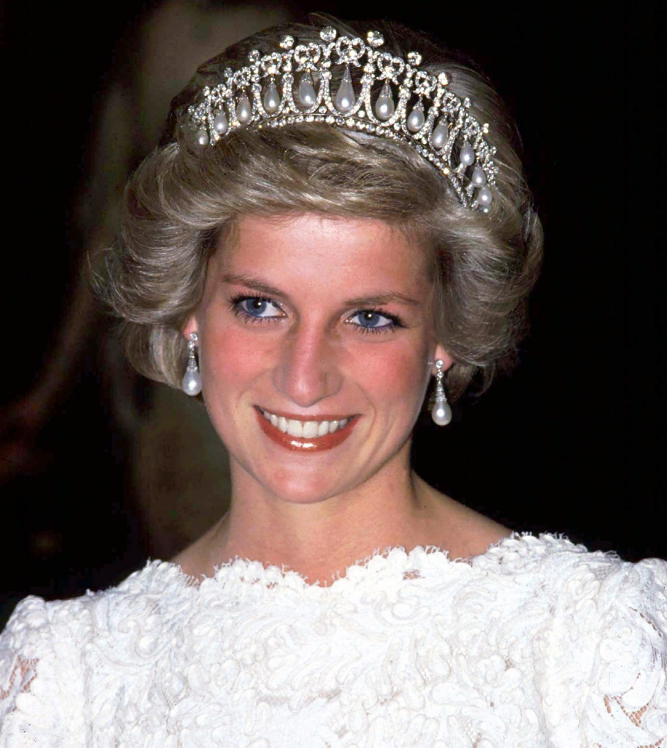 Princess Diana's jewelry: like the Princess of Wales, shone in diamonds - The Royal Family, Princess, Princess Diana, Jewelry, Jewelcrafting, Earrings, Tiara, The photo, , Gems, Jewelry, Diamonds, Celebrities, Interesting, Story, Longpost