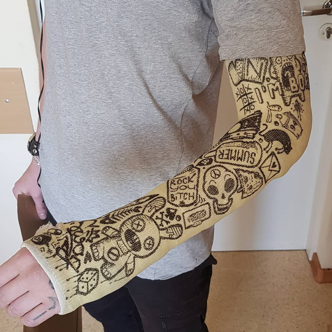 One-handed creativity - My, Fracture, Creation, The Diamond Arm, Painting, Boredom