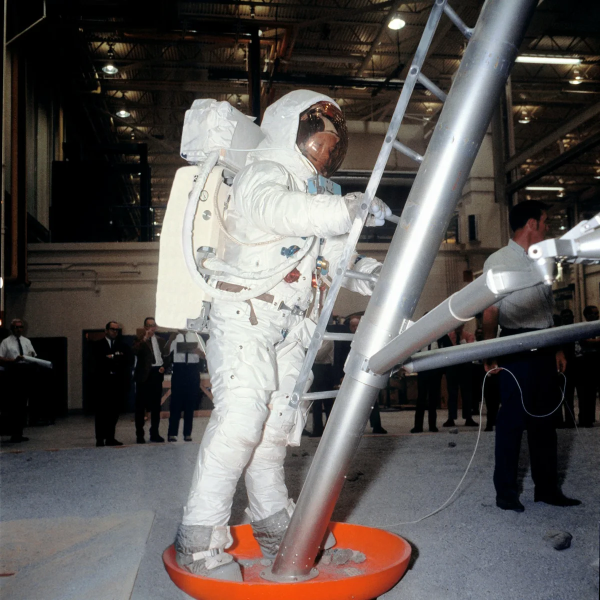 Neil Armstrong, lunar module ramp and astronaut stunt doubles - Apollo, Space, moon, Conspiracy, Konovalov, Longpost