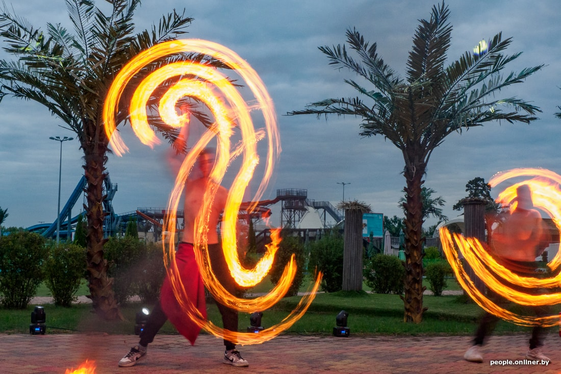 The first evening of the festival of water lanterns was held in Minsk - Republic of Belarus, The photo, Flashlight, Water, Fire show, Longpost