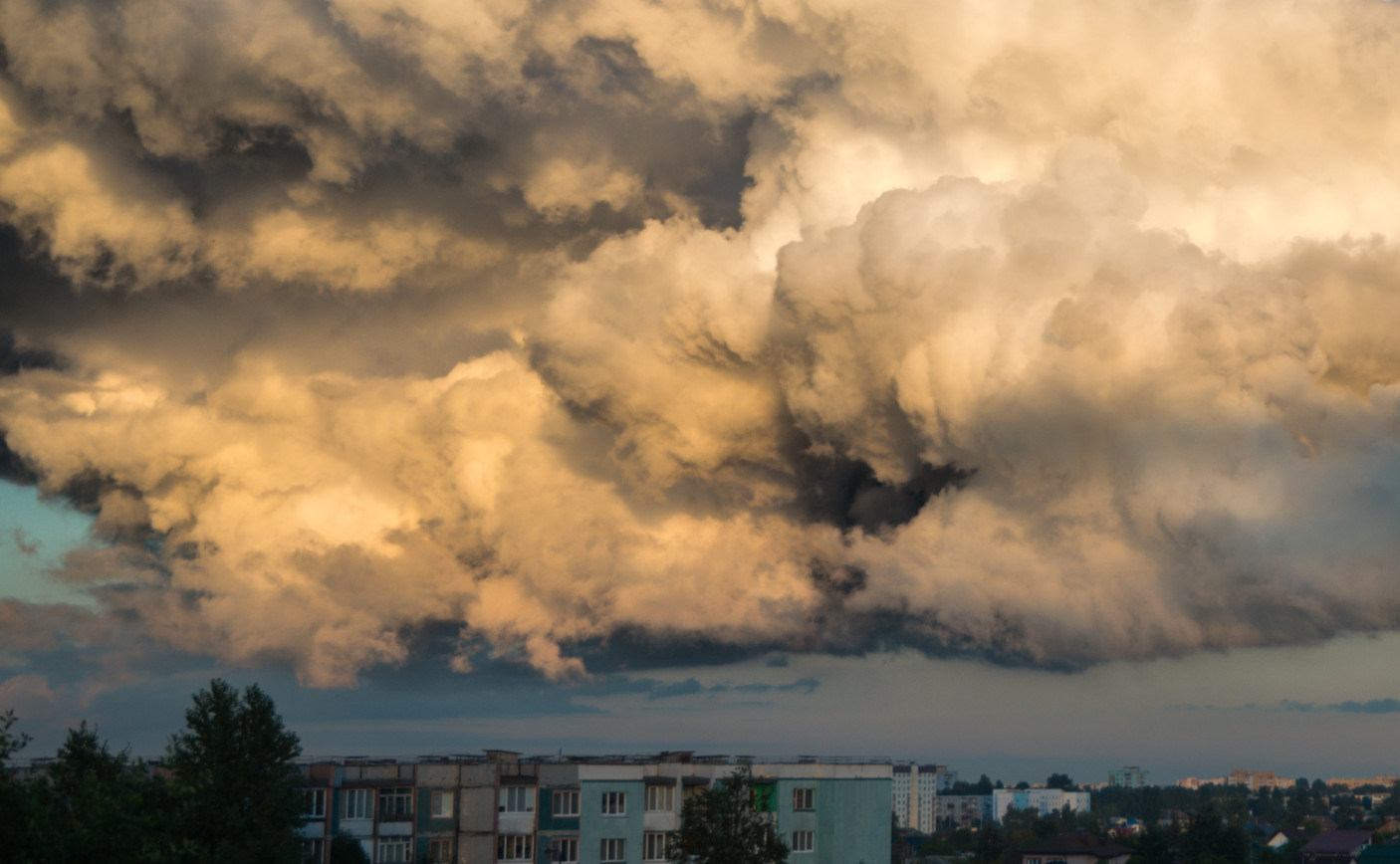 In Bobruisk... - My, Weather, Sky, Bobruisk, Nikon, View from the window, The photo, Clouds, Longpost