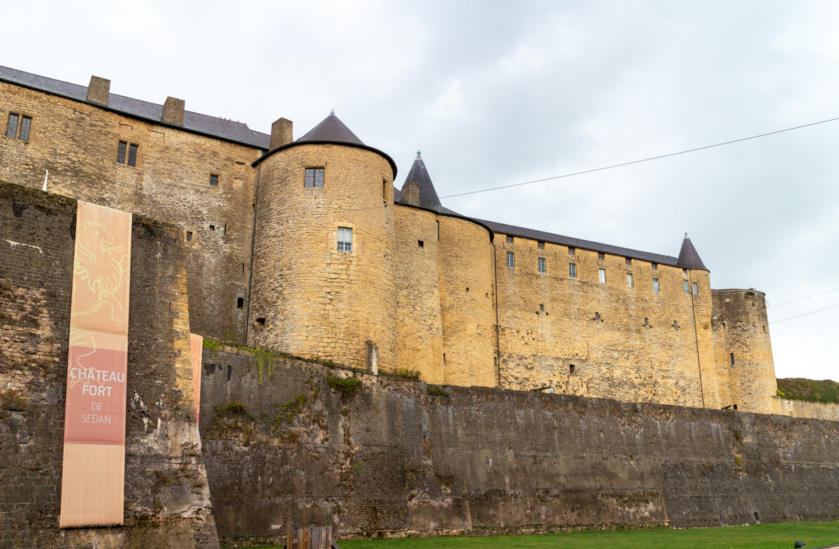 Castle Sedan - My, Sofa travel, Europe, France, Ardennes, The photo, Fortress, Fort, Lock, , Hotel, Longpost