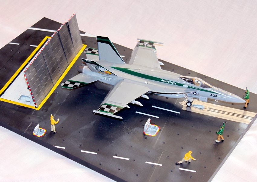 Kinetic 1/48 Grumman E-2 Hawkeye - Stand modeling, Airbrush, Airplane, US Navy, Scale model, Longpost