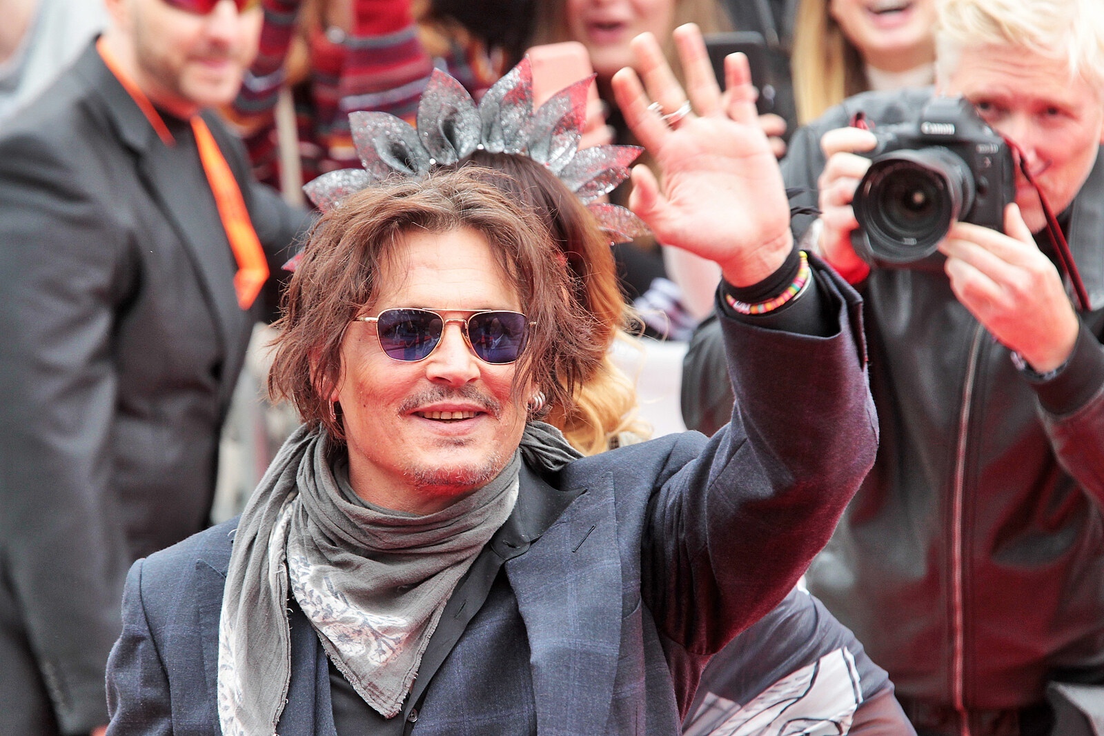 Johnny Depp at the Czech Film Festival thanked all the fans who defended him on the Internet - Johnny Depp, Actors and actresses, Celebrities, Storyboard, Fans, Fans, Gratitude, Czech, , From the network, Longpost