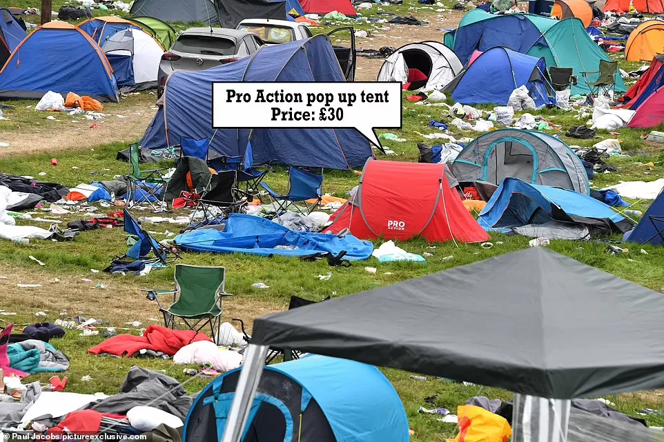 UK music festival attendees leave thousands of tents and gear behind - Ecology, Waste recycling, Tent, England, The festival, Tourism, Garbage, Longpost