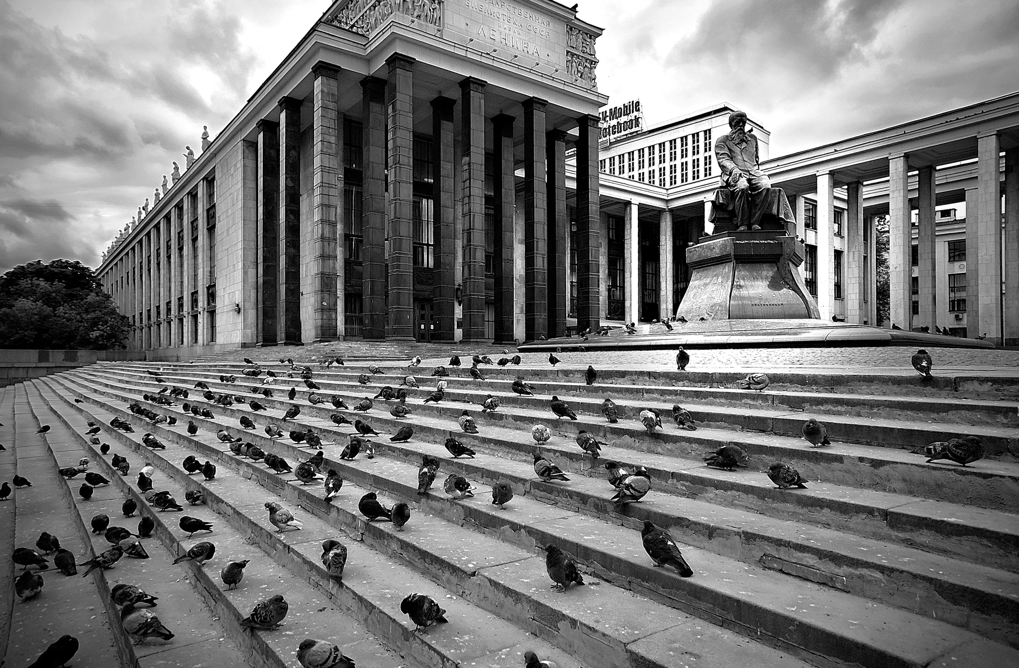 Quiet hour - My, The photo, Monument, Moscow, Black and white photo, Russian State Library