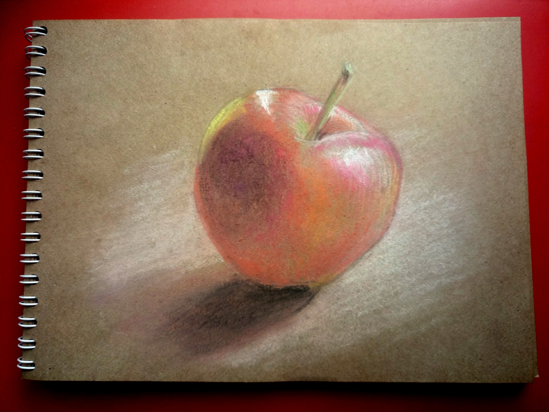 Яблоко рисунок сухой пастелью