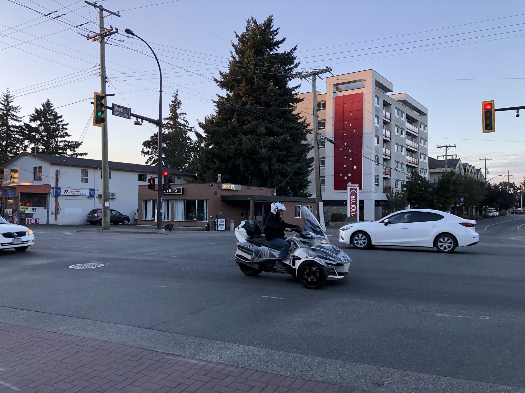 Canada - My, Canada, Town, The street, Road, Car, Tesla, House, A life, , beauty, Longpost