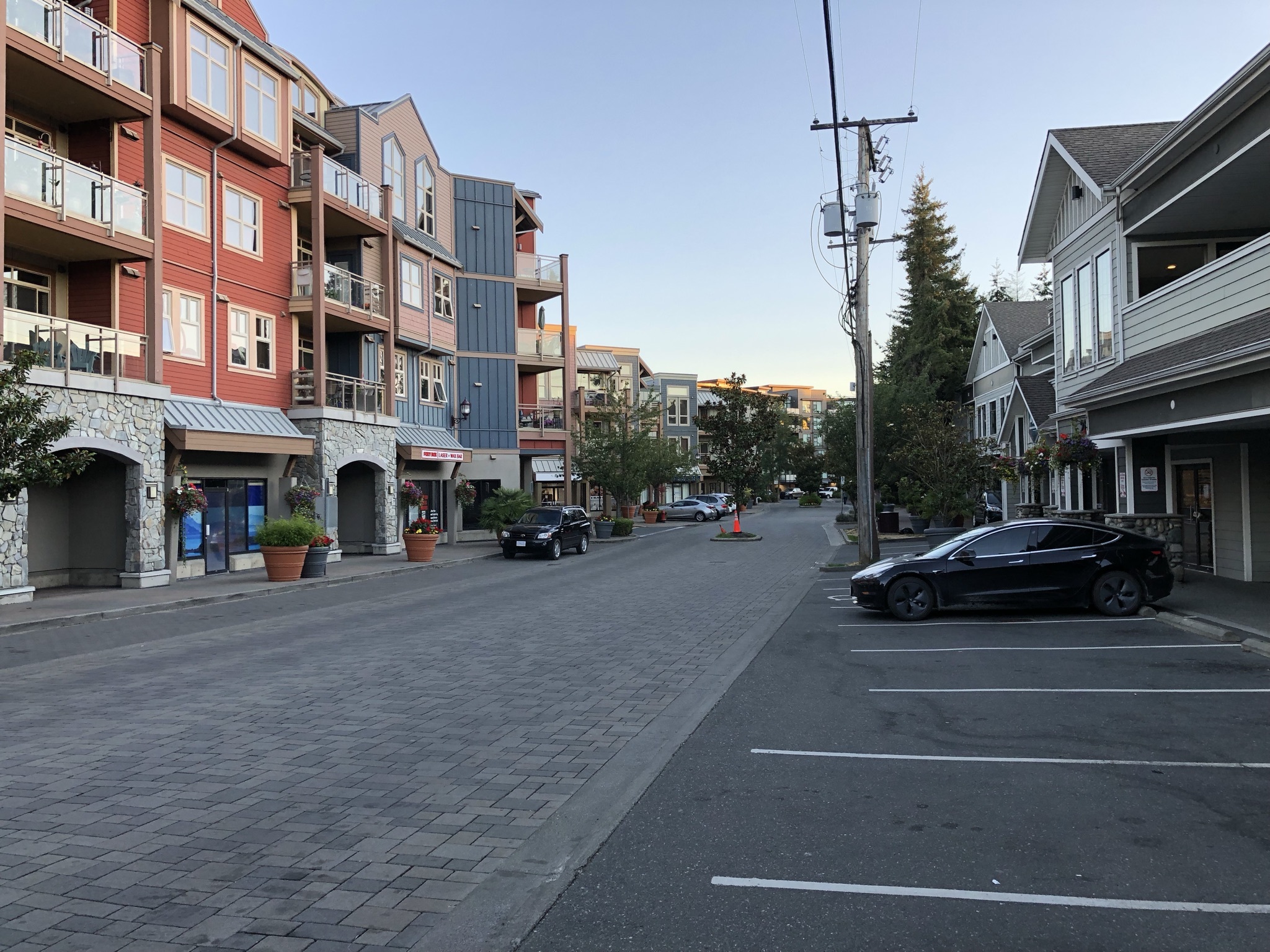 Canada - My, Canada, Town, The street, Road, Car, Tesla, House, A life, , beauty, Longpost