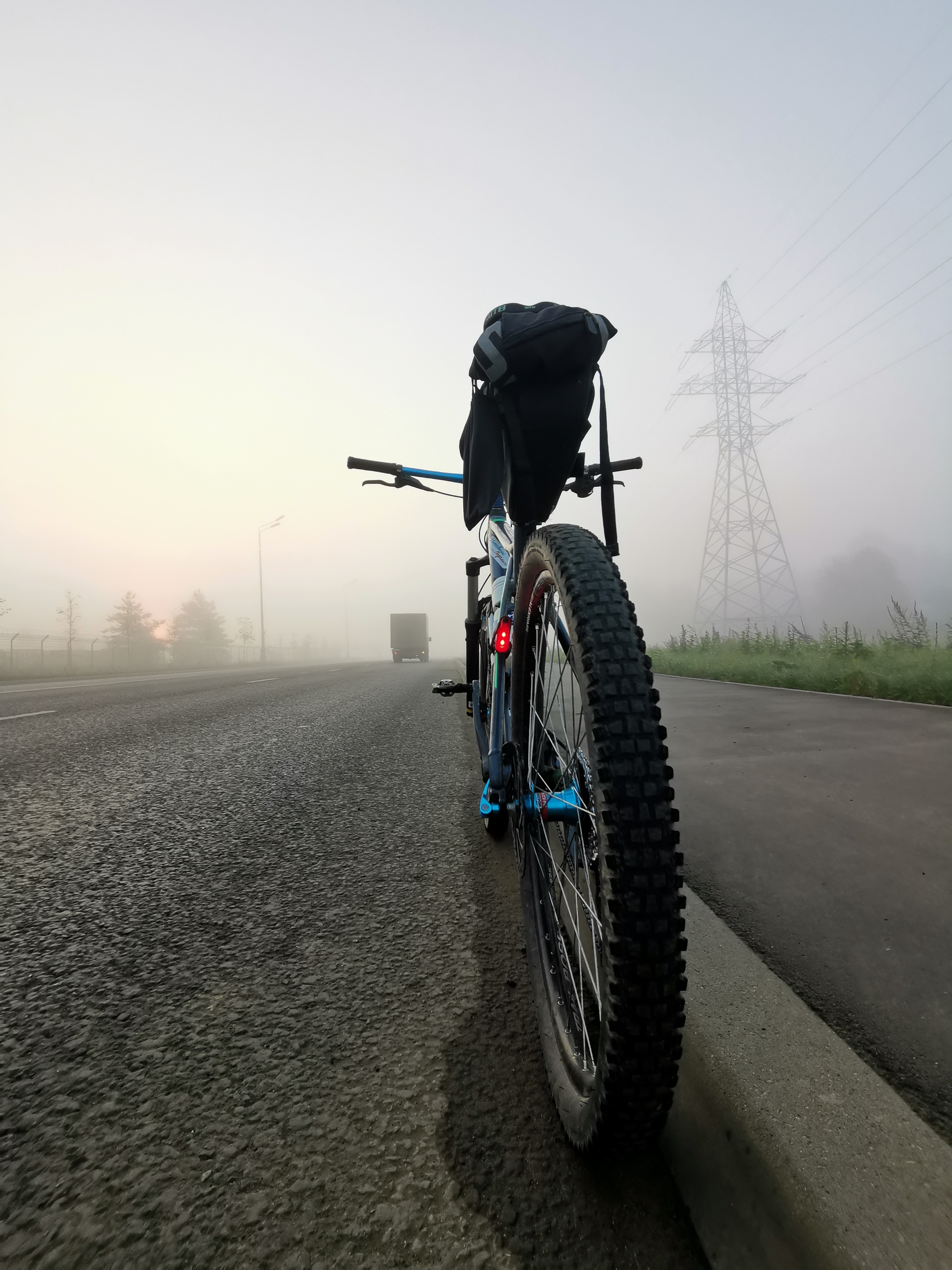 Early check out - My, A bike, Morning, Fog, Sunrise, The photo, Mobile photography, Longpost