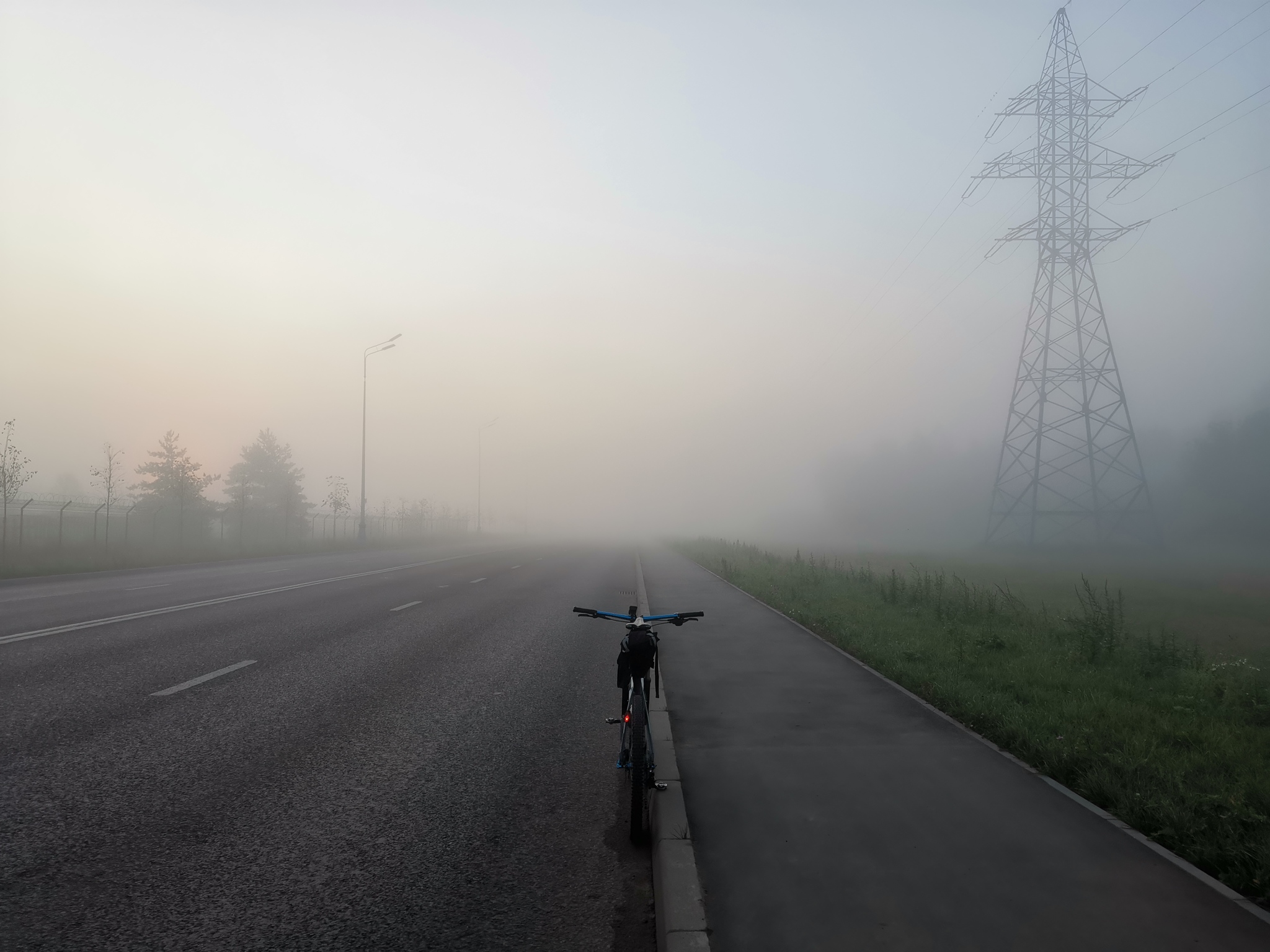 Early check out - My, A bike, Morning, Fog, Sunrise, The photo, Mobile photography, Longpost