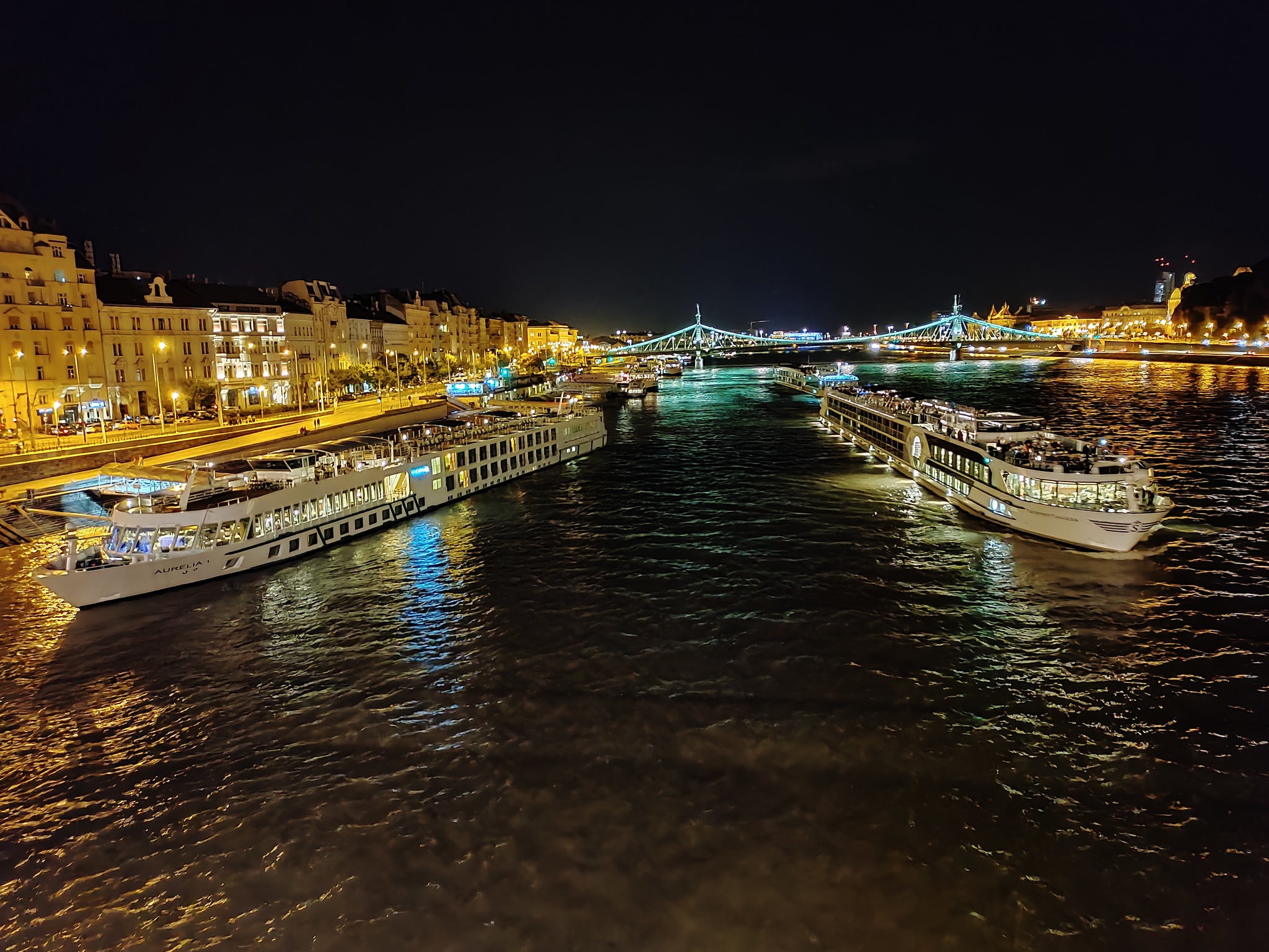 Hungary with exposure - My, Hungary, Mobile photography, Night, Budapest, , Long exposure, Longpost, Autumn leaves