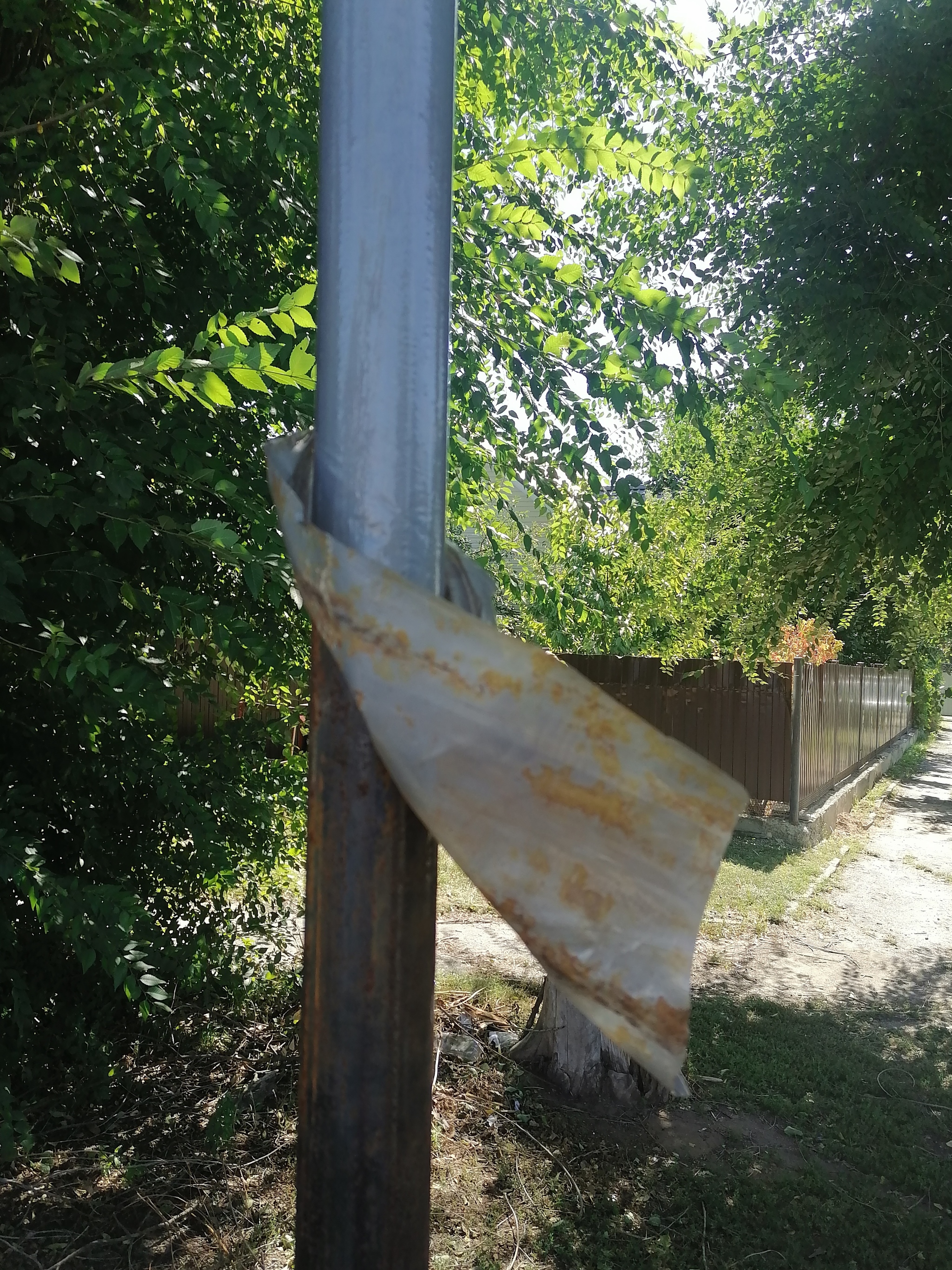 Why paint poles when you can... - My, Road sign, Pillar, Rust, Longpost