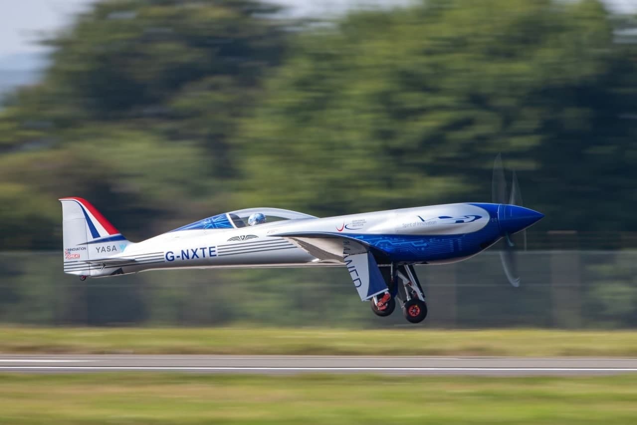 Rolls-Royce successfully tests its first electric aircraft - Rolls-royce, Aviation, Airplane, Great Britain, Air taxi, Tjournal, Ecology, Video, Longpost