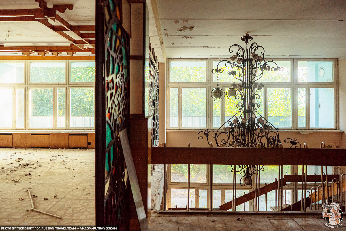 Abandoned Tale The fading beauty of an abandoned sanatorium with magnificent chandeliers and stained glass windows - My, Abandoned, the USSR, Architecture, Interior, Longpost