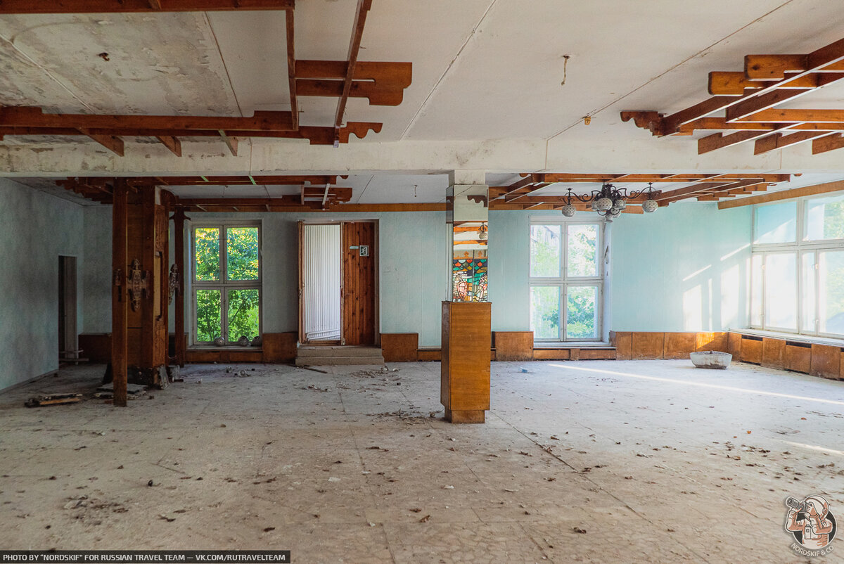 Abandoned Tale The fading beauty of an abandoned sanatorium with magnificent chandeliers and stained glass windows - My, Abandoned, the USSR, Architecture, Interior, Longpost