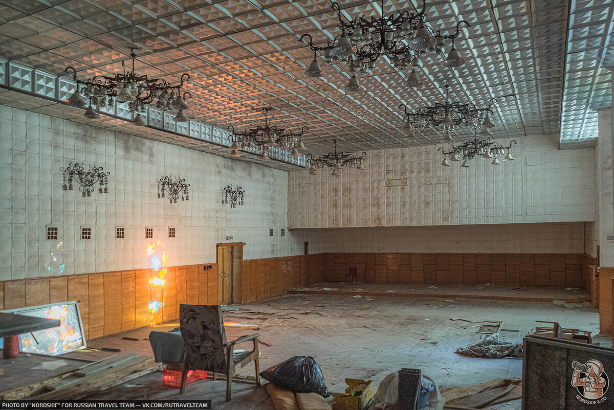 Abandoned Tale The fading beauty of an abandoned sanatorium with magnificent chandeliers and stained glass windows - My, Abandoned, the USSR, Architecture, Interior, Longpost