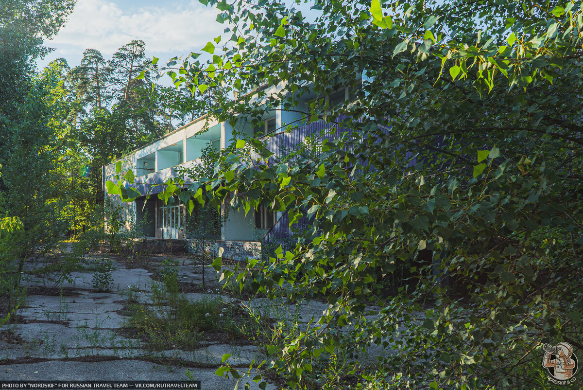 Abandoned Tale The fading beauty of an abandoned sanatorium with magnificent chandeliers and stained glass windows - My, Abandoned, the USSR, Architecture, Interior, Longpost