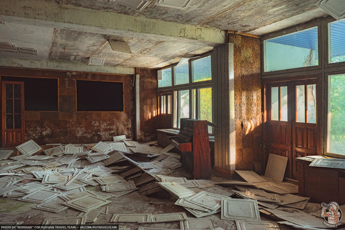 Abandoned Tale The fading beauty of an abandoned sanatorium with magnificent chandeliers and stained glass windows - My, Abandoned, the USSR, Architecture, Interior, Longpost