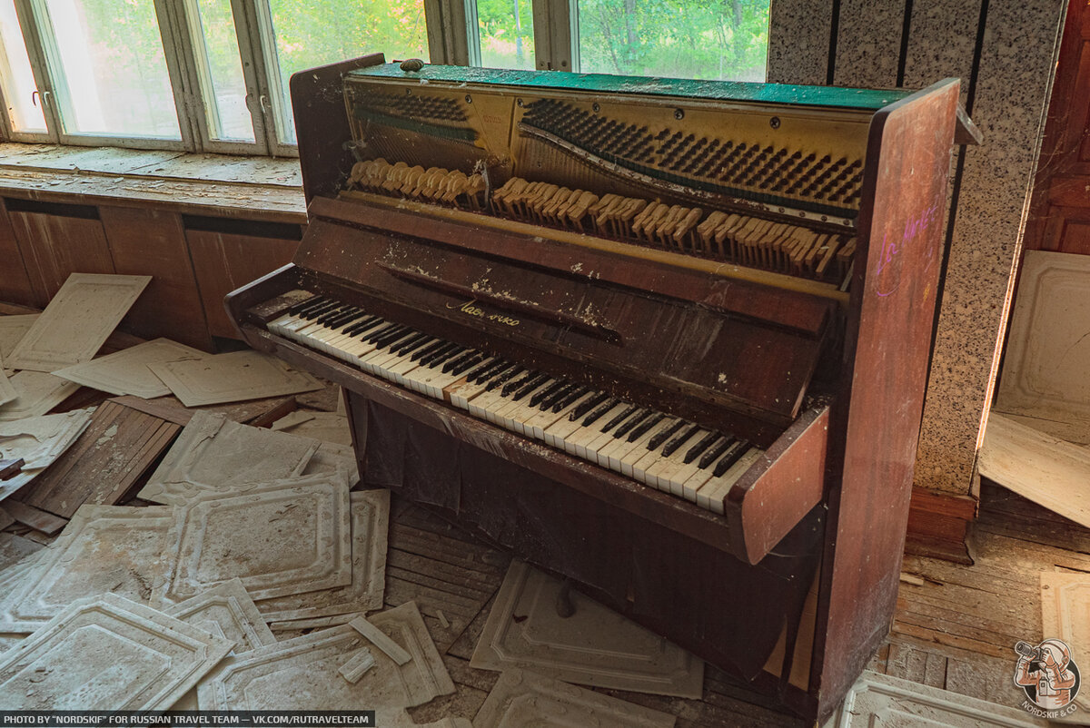 Abandoned Tale The fading beauty of an abandoned sanatorium with magnificent chandeliers and stained glass windows - My, Abandoned, the USSR, Architecture, Interior, Longpost