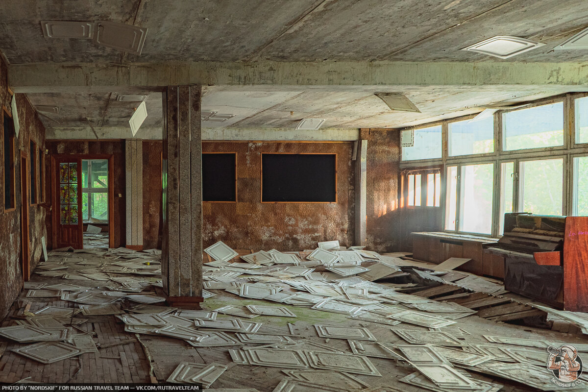 Abandoned Tale The fading beauty of an abandoned sanatorium with magnificent chandeliers and stained glass windows - My, Abandoned, the USSR, Architecture, Interior, Longpost