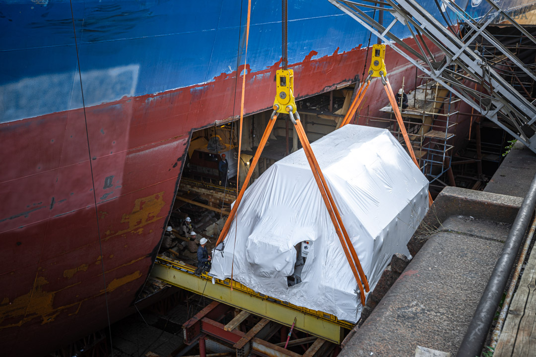 How was the unique operation to replace the propulsion motor on the nuclear icebreaker Arktika? - Icebreaker, Shipbuilding, Repair, Saint Petersburg, Kronstadt, Arctic, Nuclear Fleet, Nuclear icebreaker, , Repair, Dry dock, Longpost