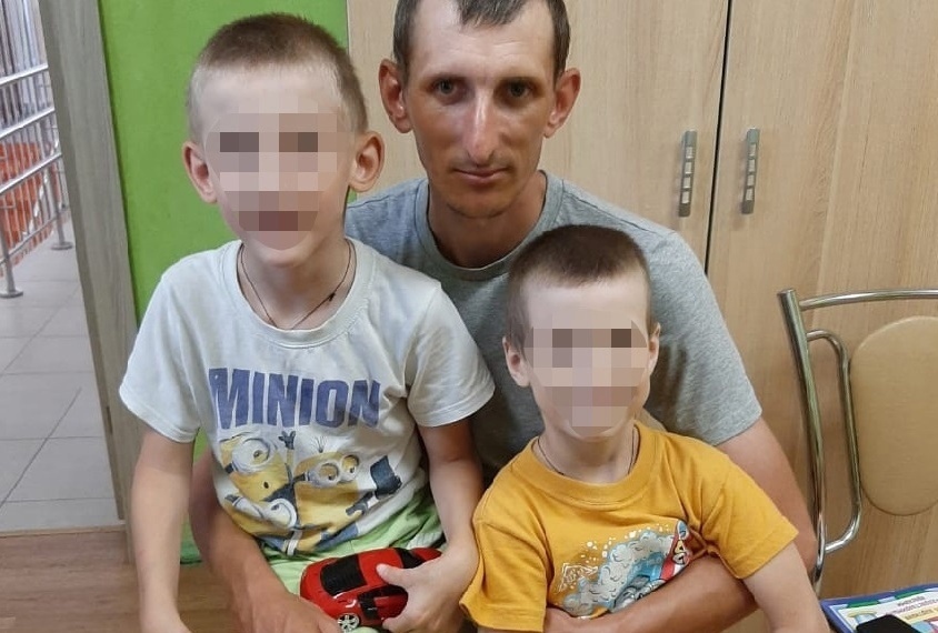 A mother deprived of parental rights, together with her partner, stole children from her father - Kidnapping, Abduction, Weapon, In contact with, Sergiev Posad, Video, Longpost, Negative