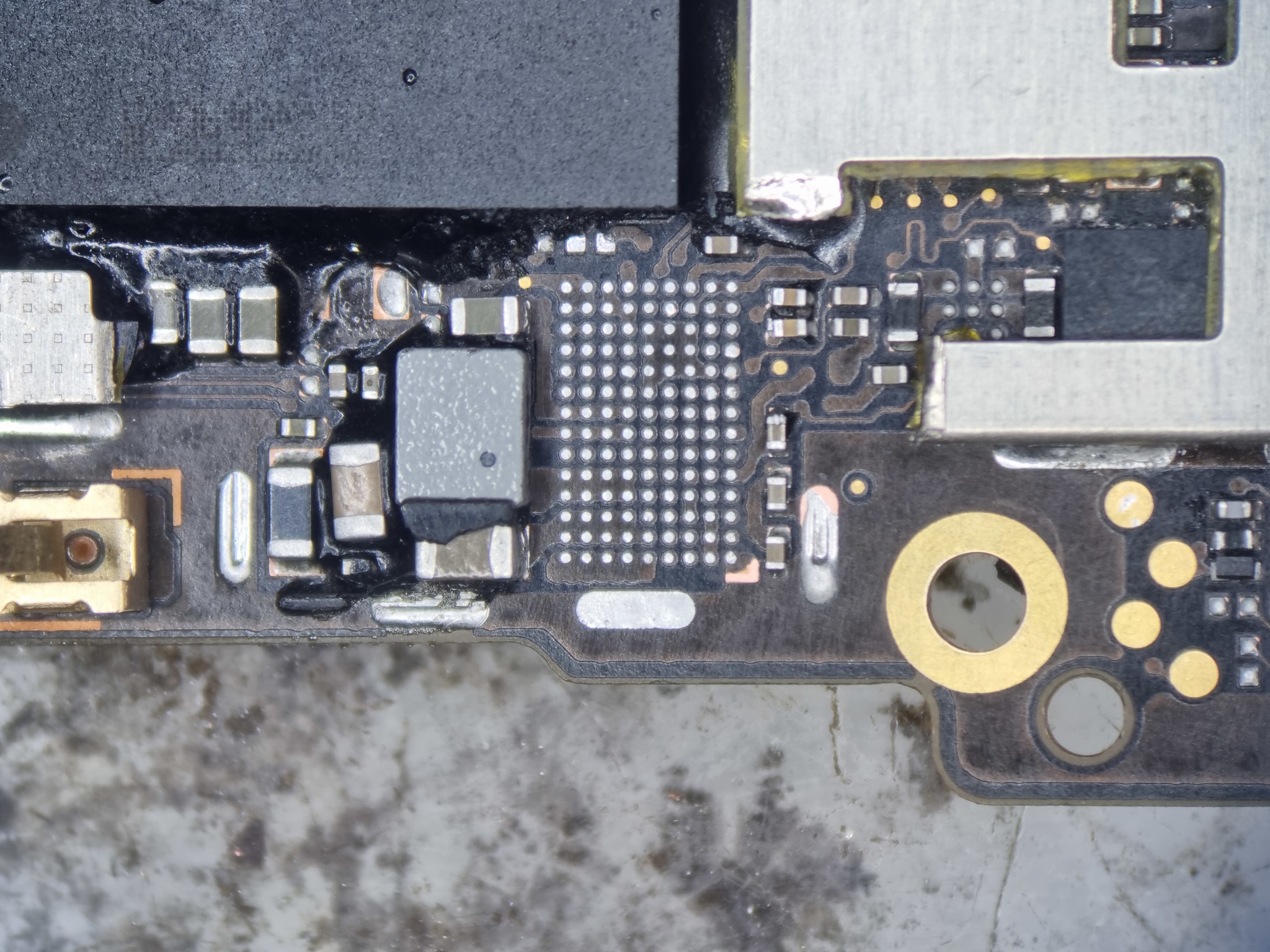 Asus zenfone 6. A typical sore of the company - My, Moscow, Ремонт телефона, Asus, Asus zenfone 6, Soldering, Does not turn on, It itself, Longpost