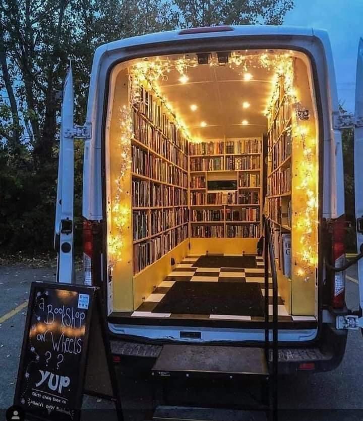 bookstore on wheels - Auto, Score, Books