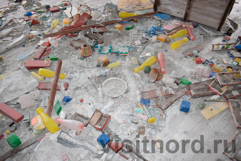 Children's toys in a ghost town. - My, the USSR, , Chukotka, Ghost town, North, Travels, Travelers, Tourism, , Туристы, Longpost, Toys