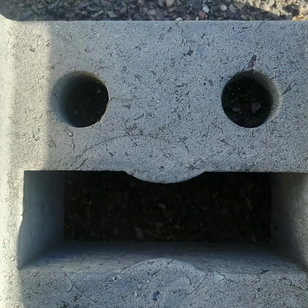 -You have an emotional range like a brick.-ok - My, Bricks, Humor, Memes, Pareidolia