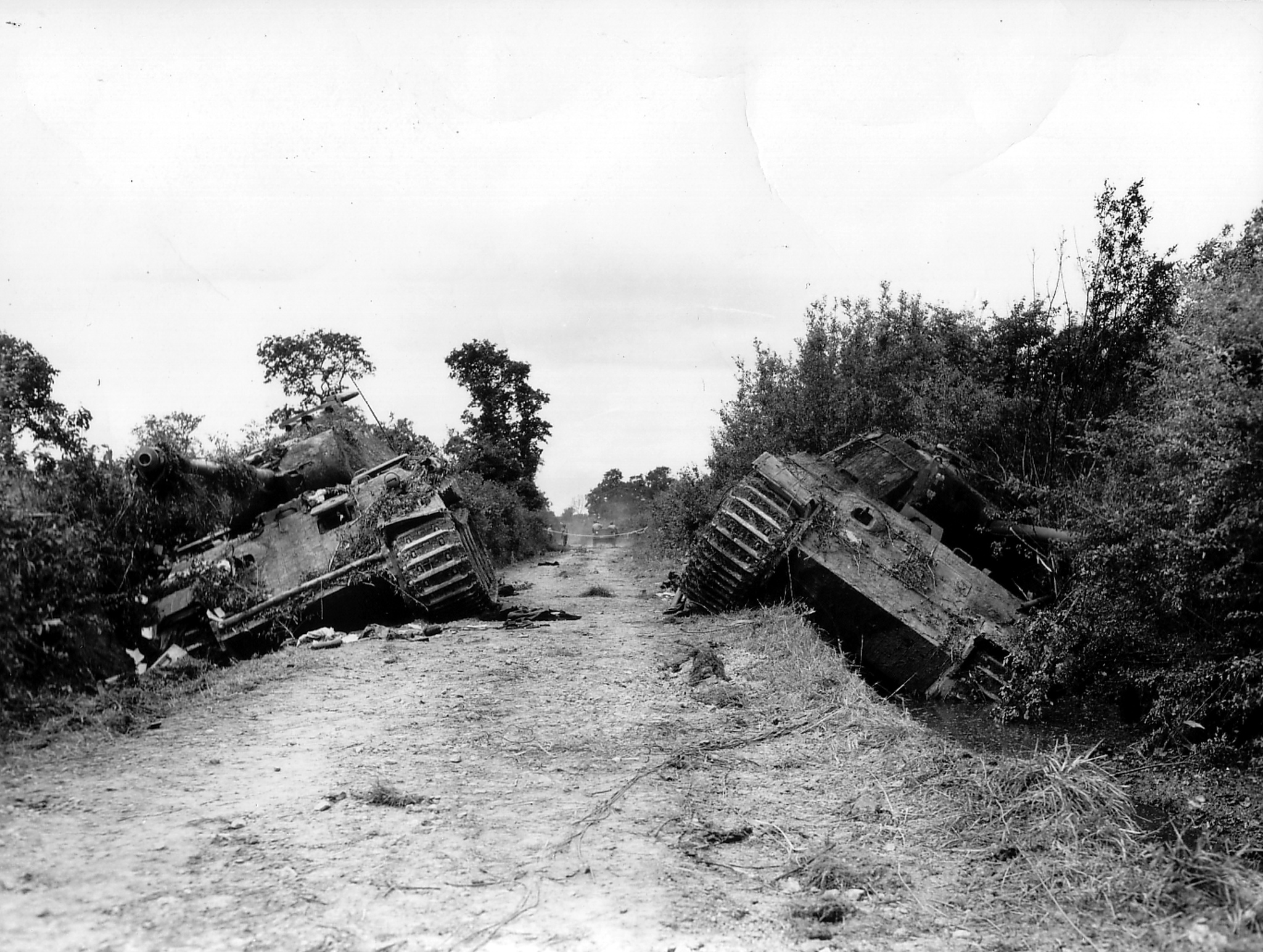Нормандия 1944 подбитые танки