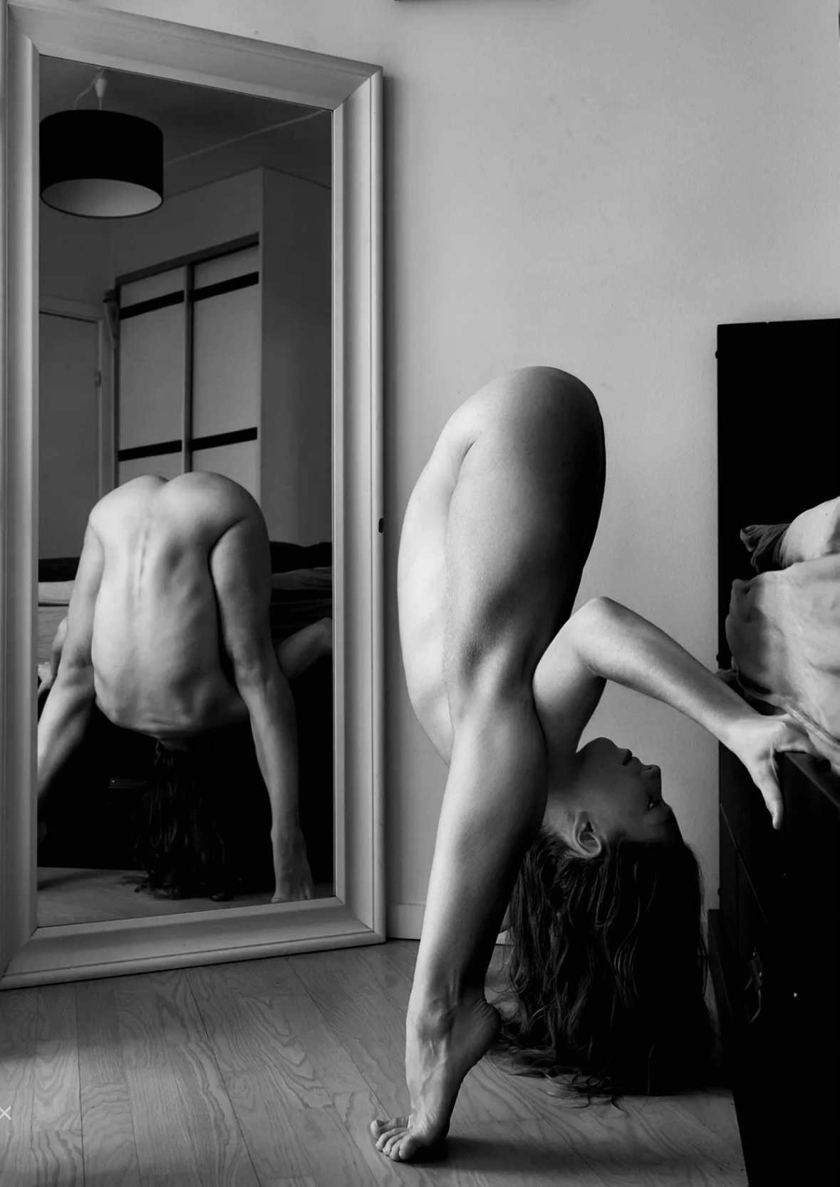 Pose - NSFW, Erotic, Girls, Black and white photo