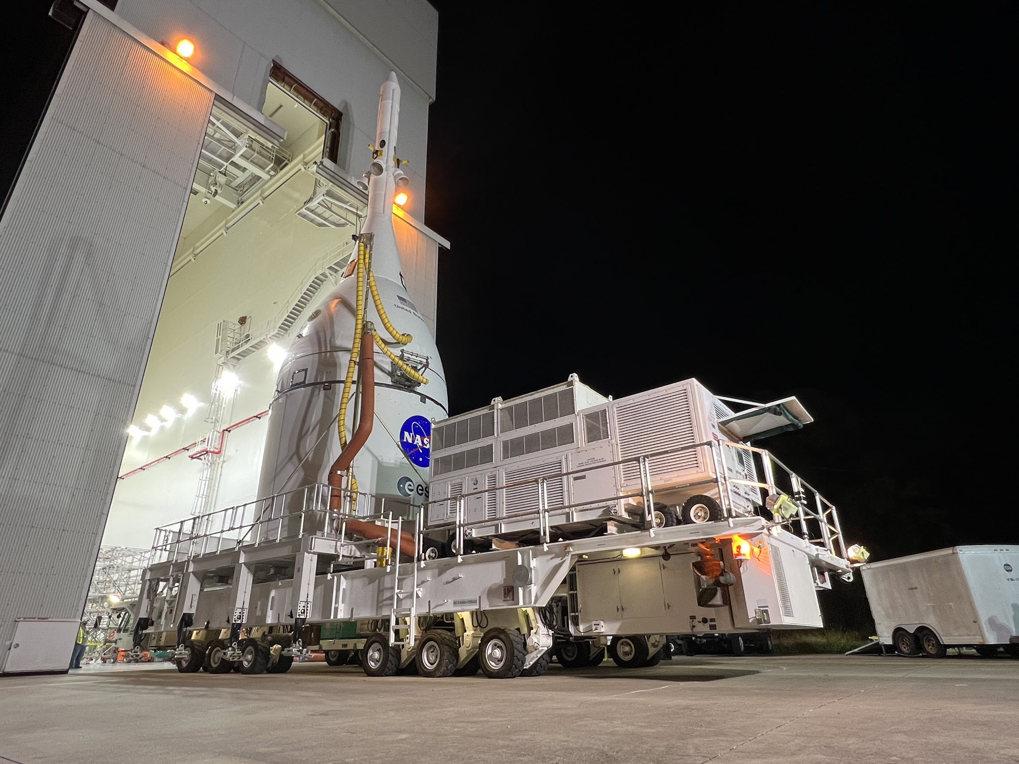 The Orion spacecraft of the Artemis I lunar mission arrived at the assembly shop for mounting on the SLS launch vehicle - moon, Artemis (space program), Orion, Sls, Space, Cosmonautics, Science and technology news, Longpost