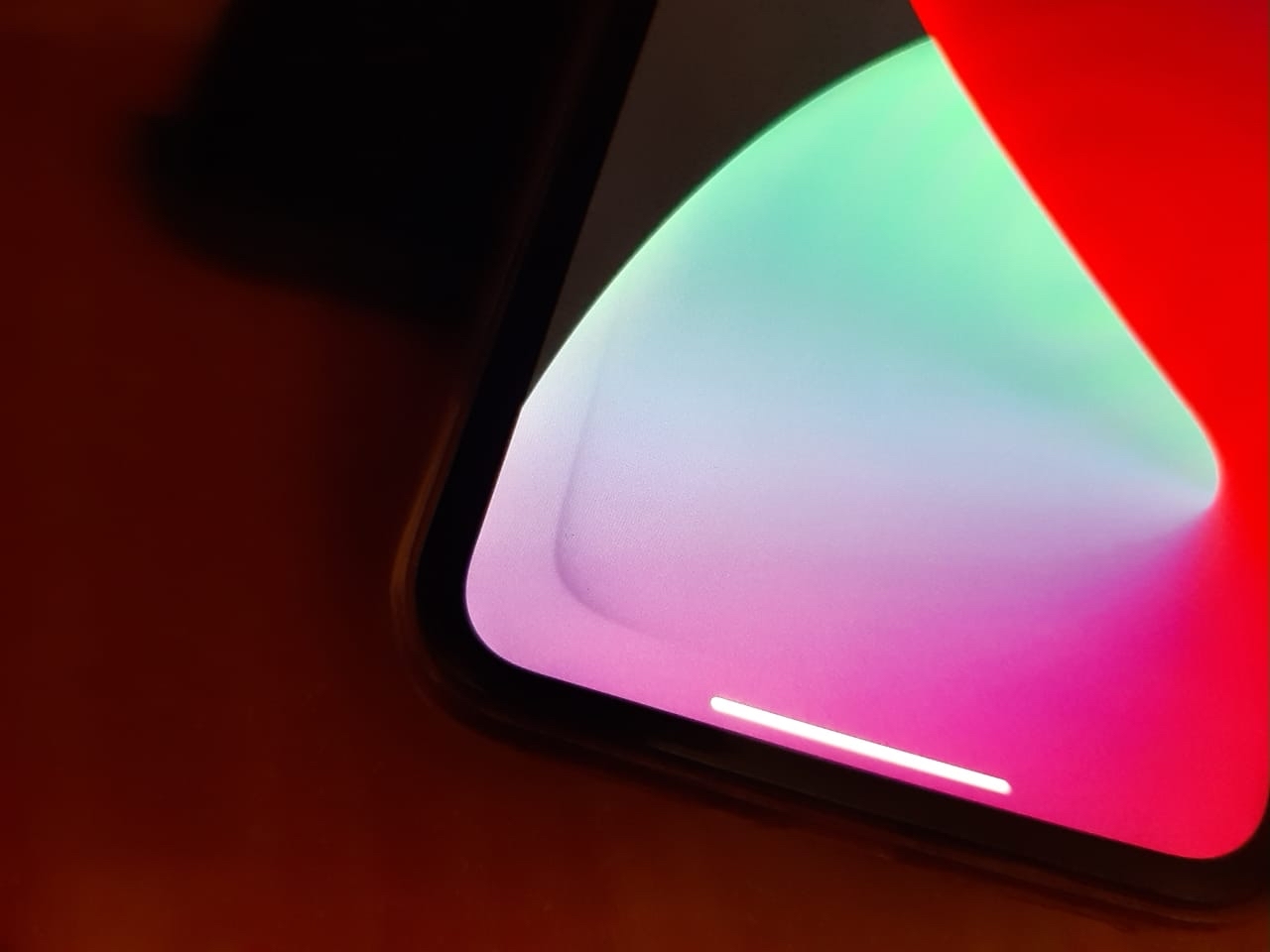 Пятно на экране iPhone XR | Пикабу