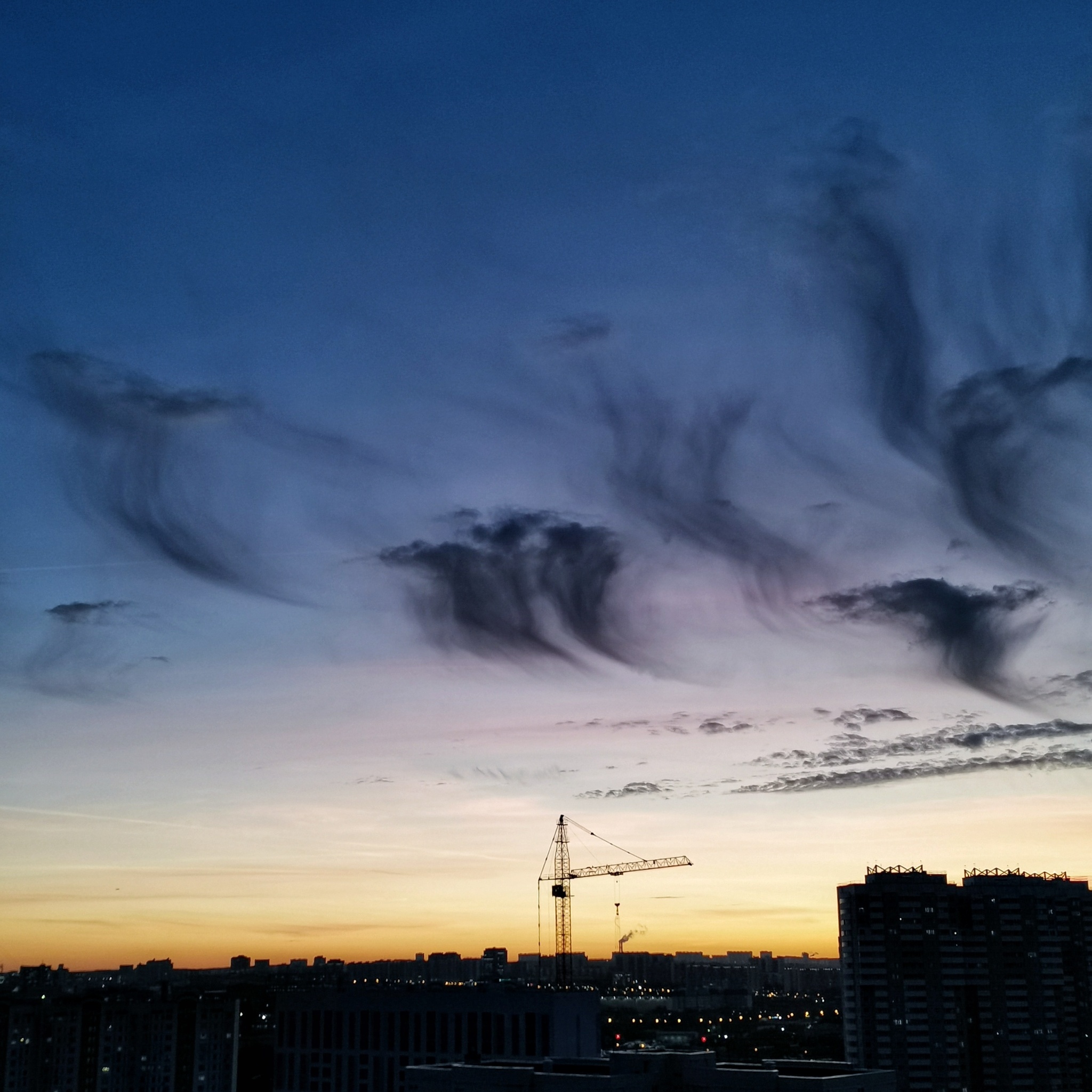 Облака Москва. Состояние неба. Суперячейка в небе над Москвой. Облако-дементора.