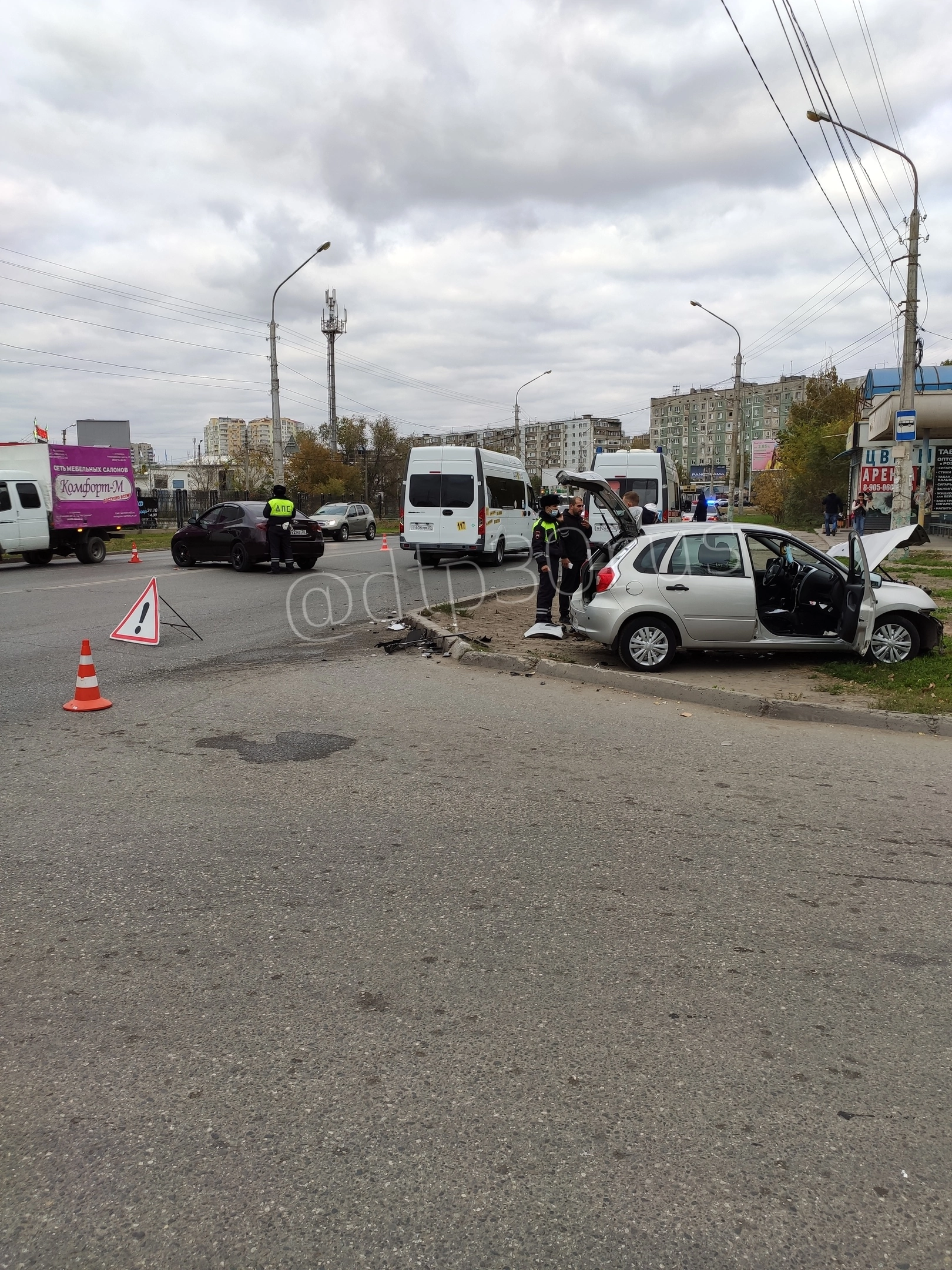 Astrakhan. Accident near the sports complex Zvyozdny - My, Astrakhan, Road accident, Crash, Longpost