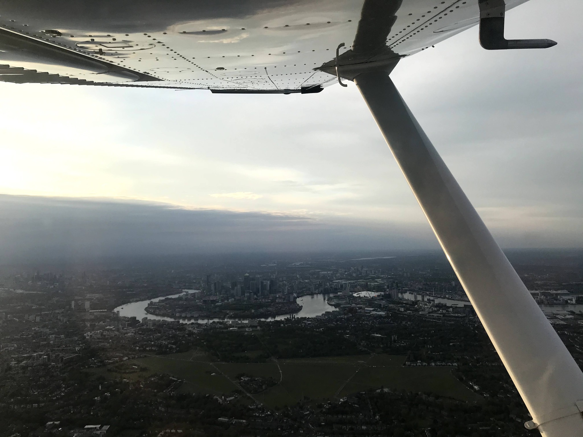 Passage of the Cessna-182 aircraft across the Atlantic, part 5. Final - My, Aviation, Pilot, England, London, Travels, Flight, Sky, Small aircraft, Video, Longpost