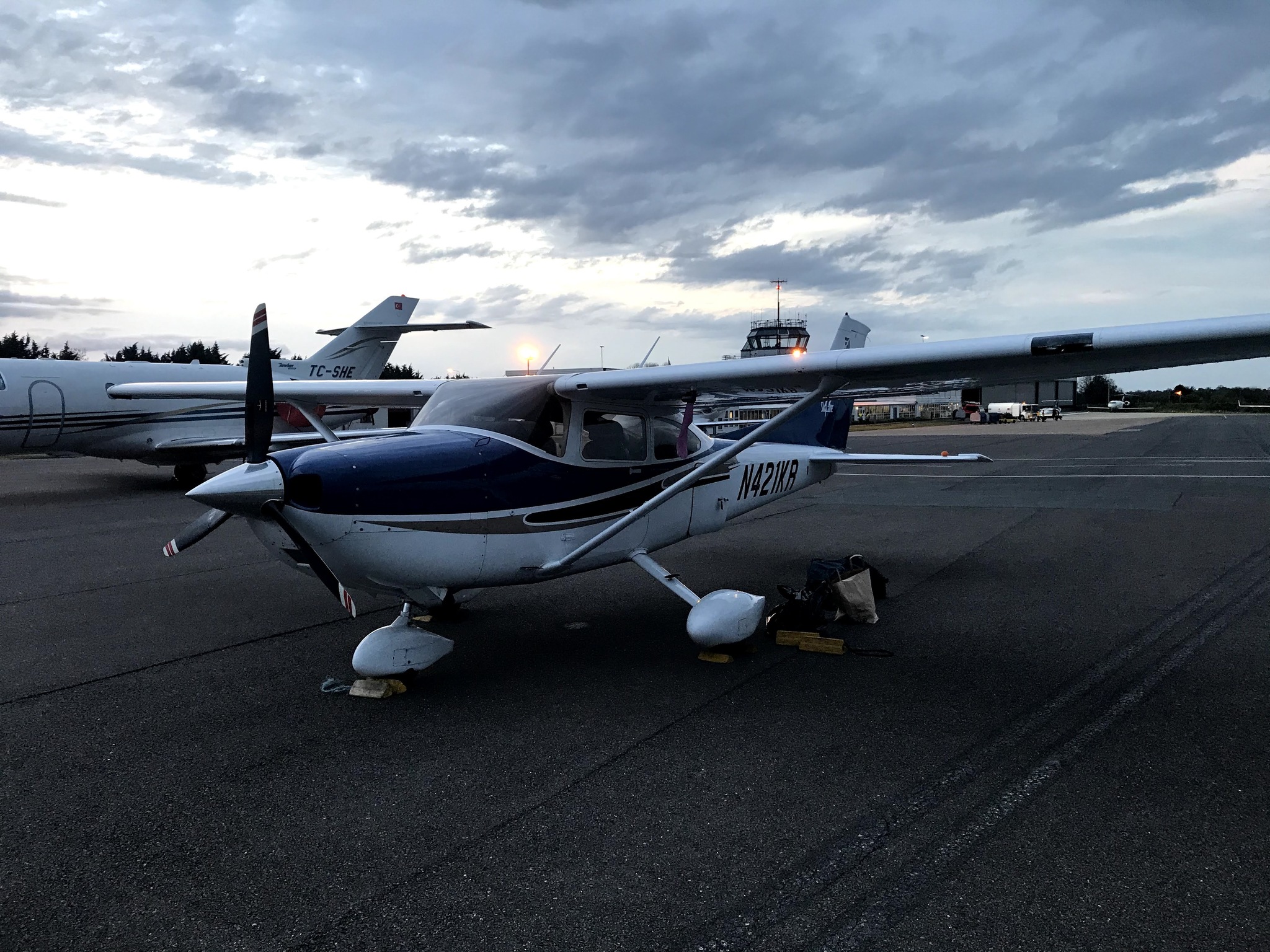 Passage of the Cessna-182 aircraft across the Atlantic, part 5. Final - My, Aviation, Pilot, England, London, Travels, Flight, Sky, Small aircraft, Video, Longpost