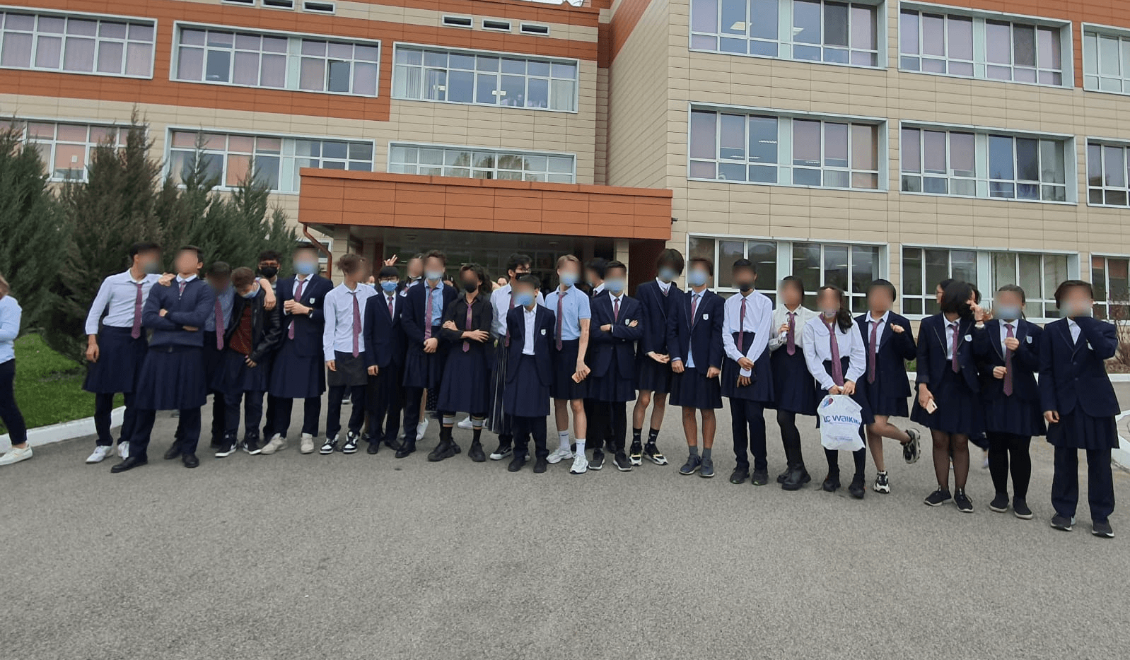 In a Kazakh school, boys and girls came out in skirts after the suicide of a classmate - Kazakhstan, Almaty, School, Suicide, Negative, news, Психолог