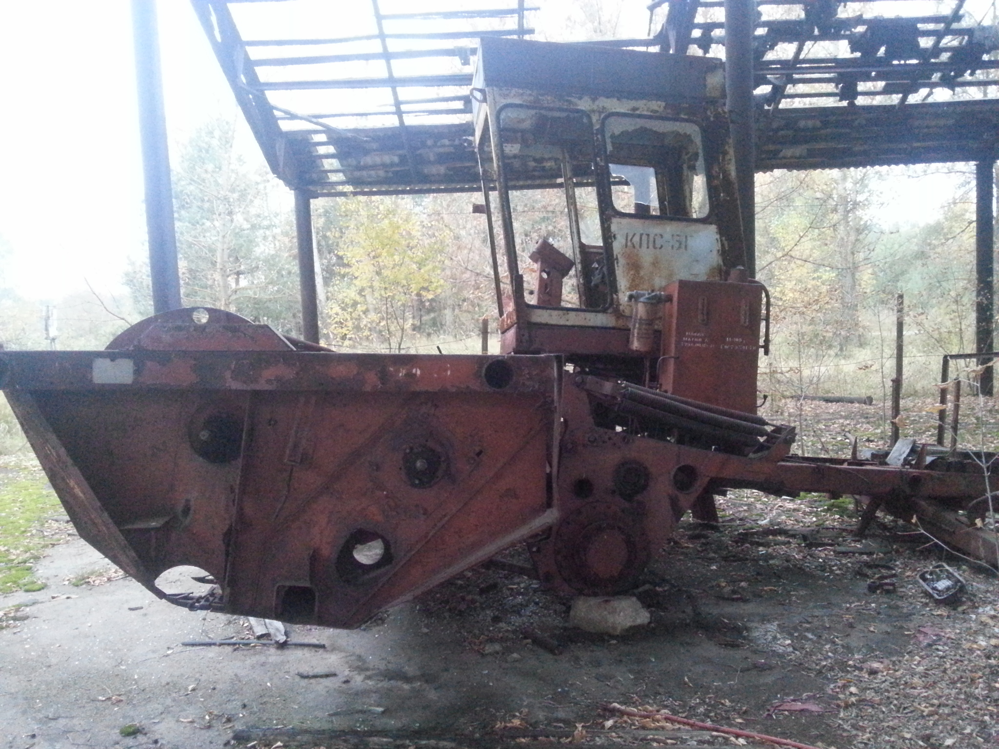 Call of Pripyat: a report on a trip to the Exclusion Zone. Part 2. Chernobyl, cemetery of equipment, bones and skulls - My, Chernobyl, Chernobyl, Pripyat, The photo, Mobile photography, Photo on sneaker, Abandoned, Travels, Excursion, Zone, Radiation, Stalker, Longpost