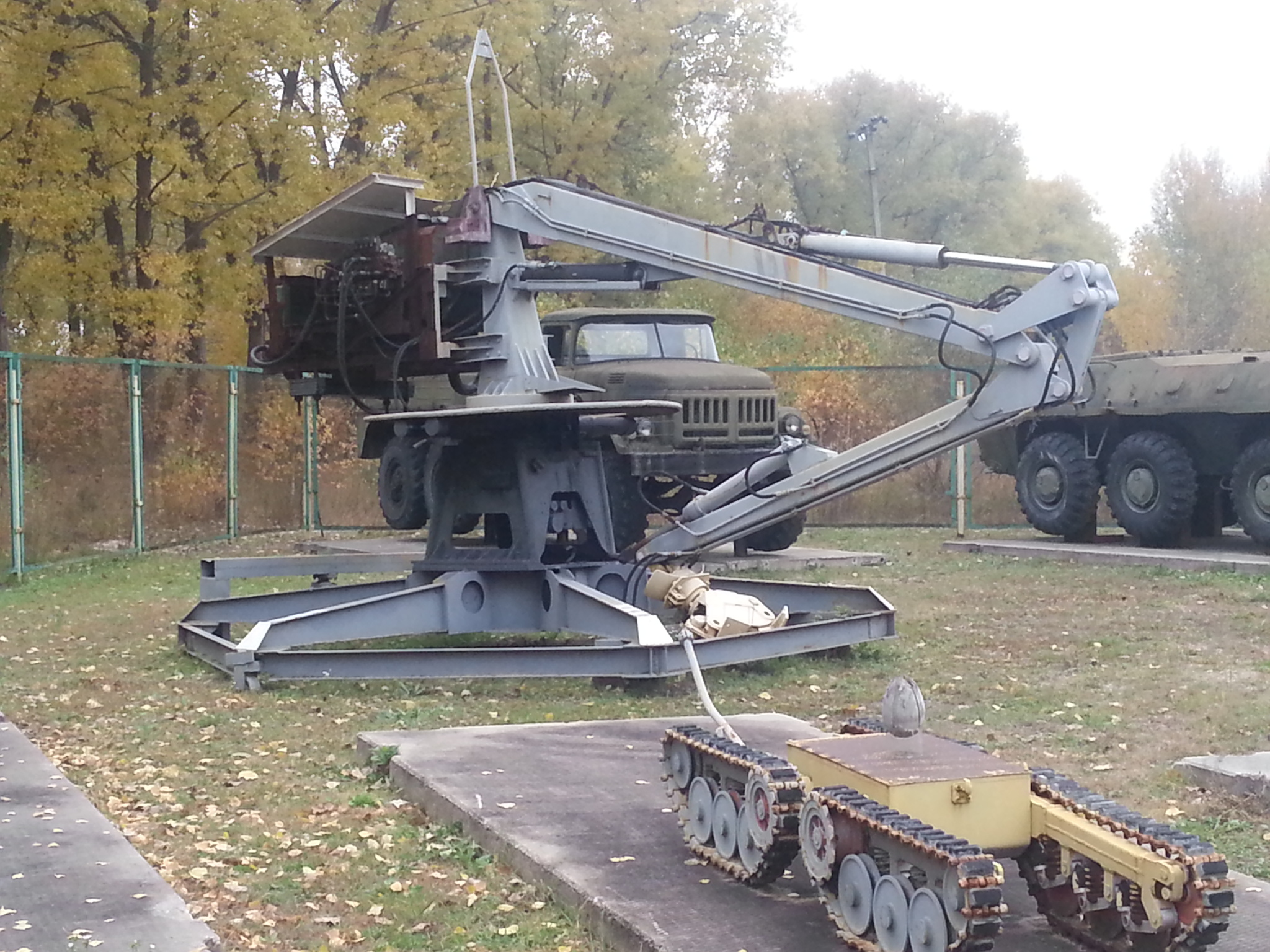 Call of Pripyat: a report on a trip to the Exclusion Zone. Part 2. Chernobyl, cemetery of equipment, bones and skulls - My, Chernobyl, Chernobyl, Pripyat, The photo, Mobile photography, Photo on sneaker, Abandoned, Travels, Excursion, Zone, Radiation, Stalker, Longpost