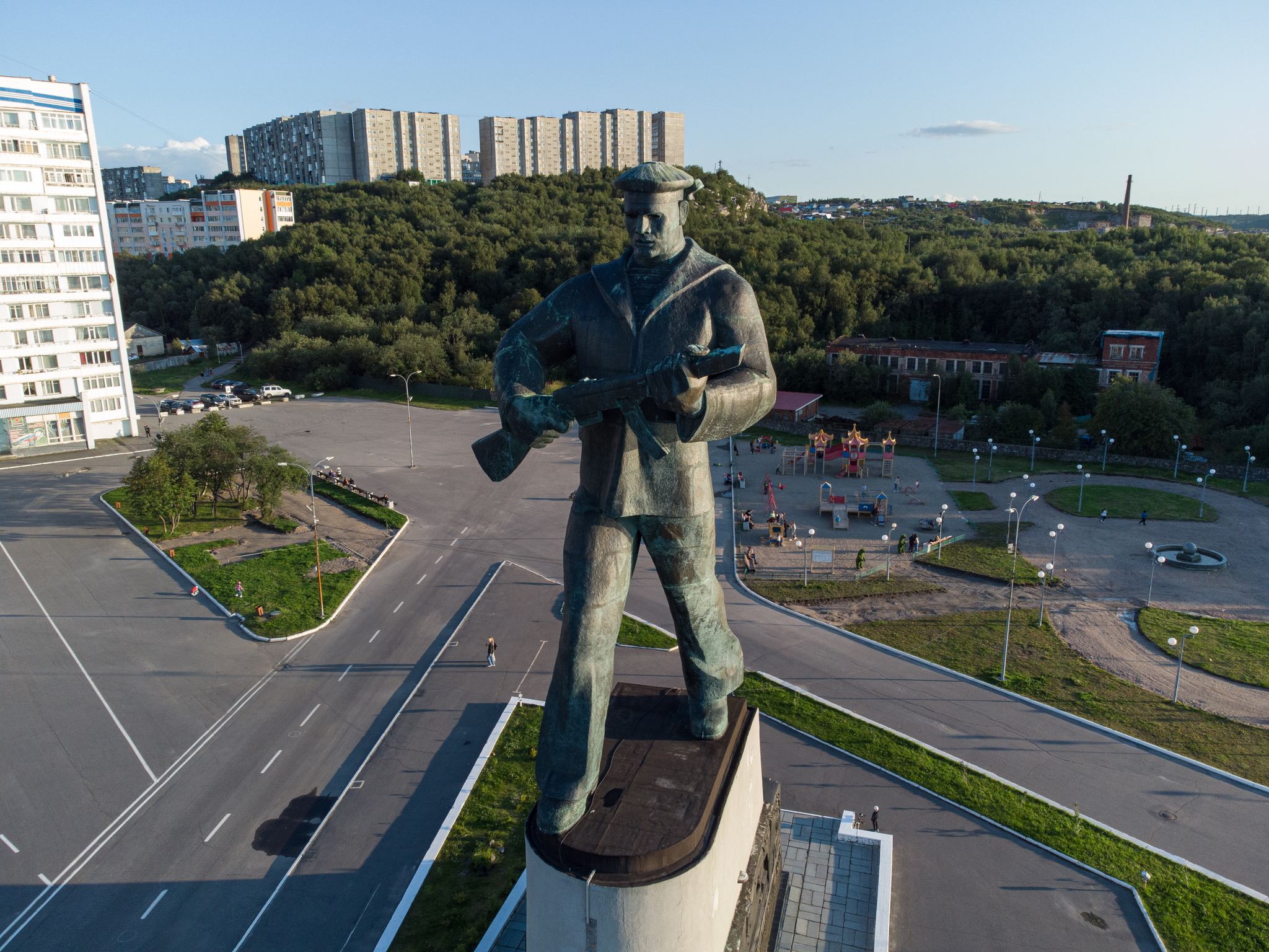 Главная площадь закрытого города - Моё, Североморск, Россия, Кольский полуостров, Мурманская область