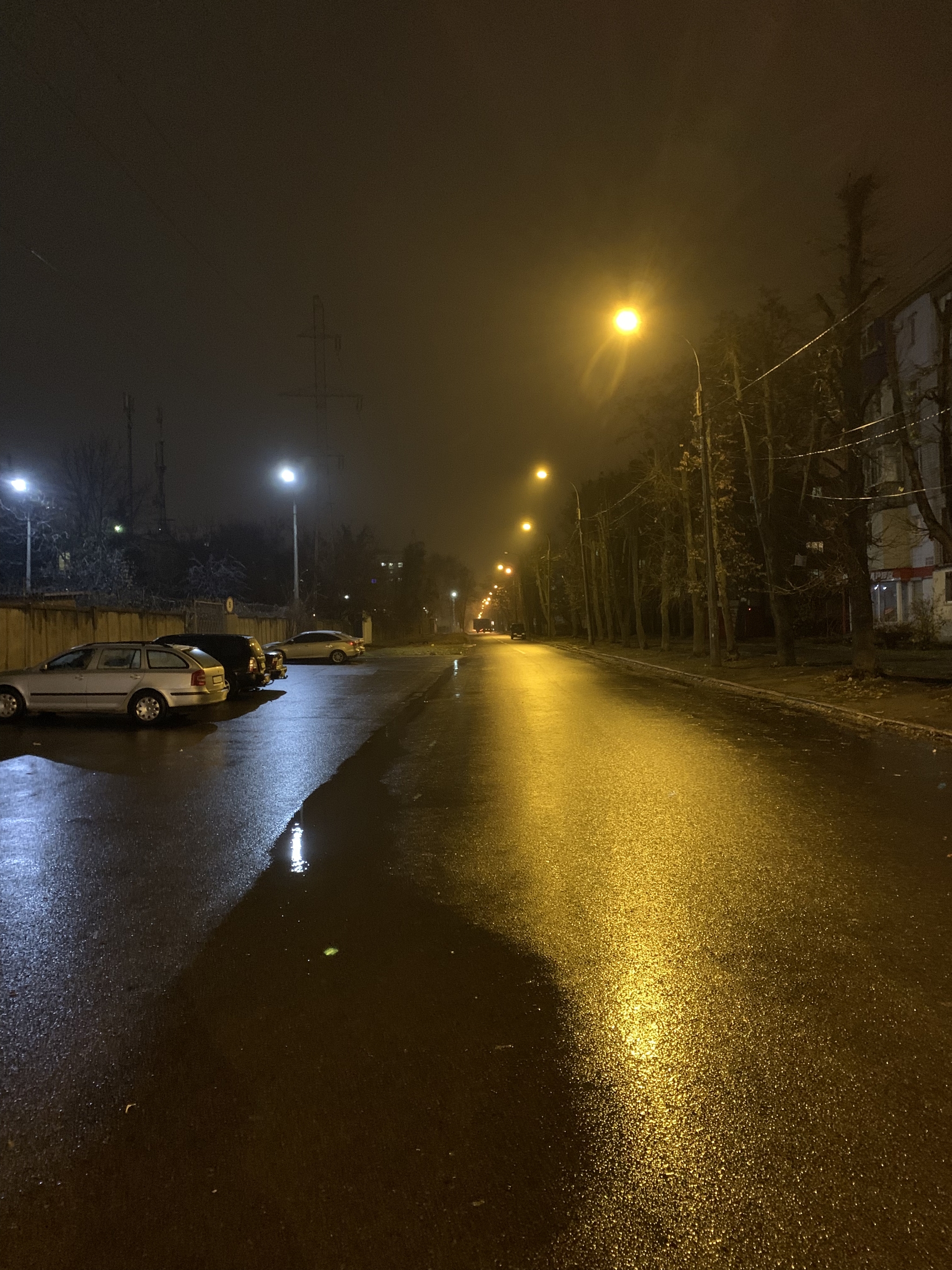 Atmospheric came out - My, The photo, Mobile photography, Autumn, Mood, Rain, Longpost, Town, Kharkov, Pharmacy, Night street lantern pharmacy, Night, Atmospheric