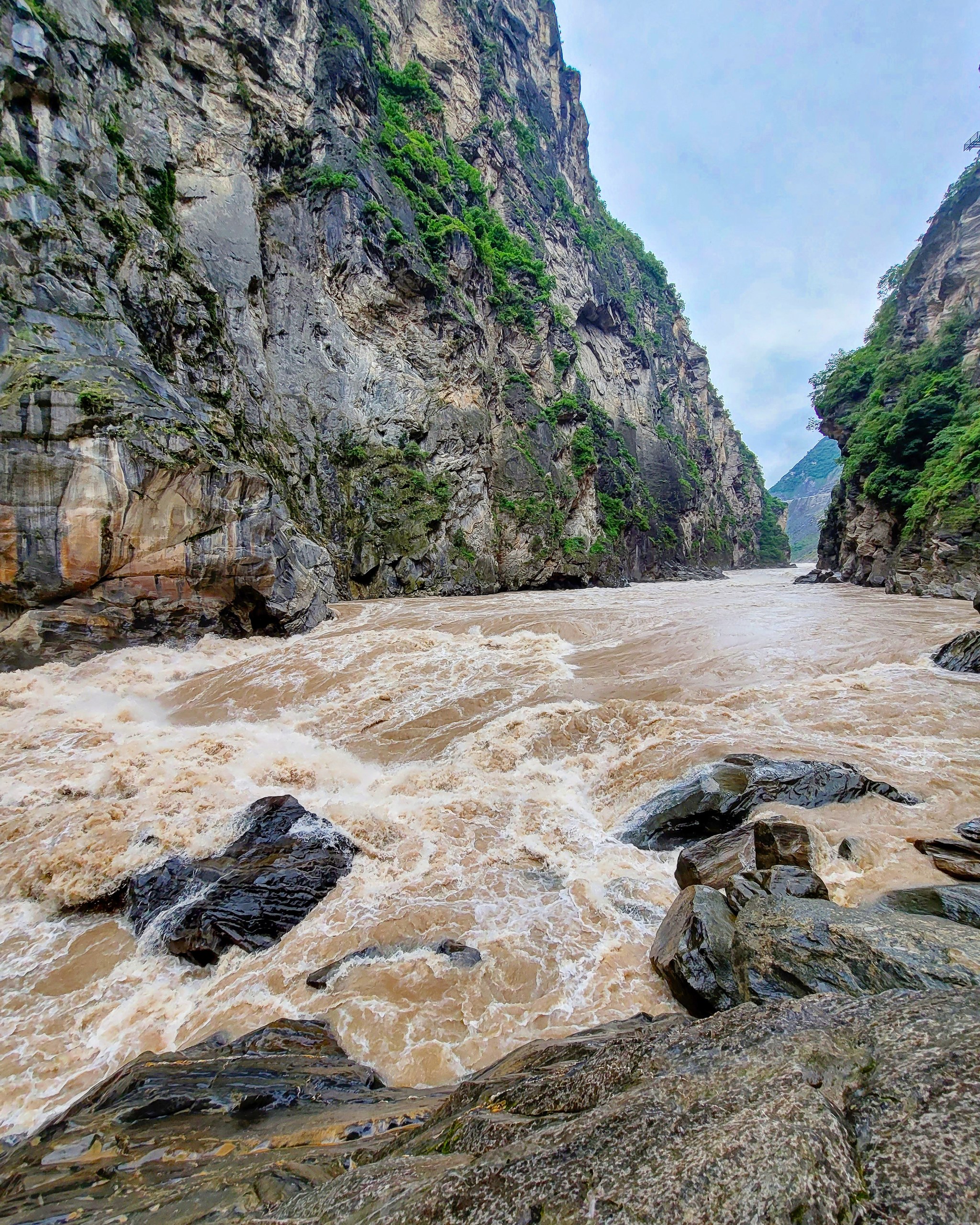 Leaping Tiger Gorge - My, China, The mountains, The photo, Mobile photography, Travels, Ukrainians, Video blog, Video, Longpost