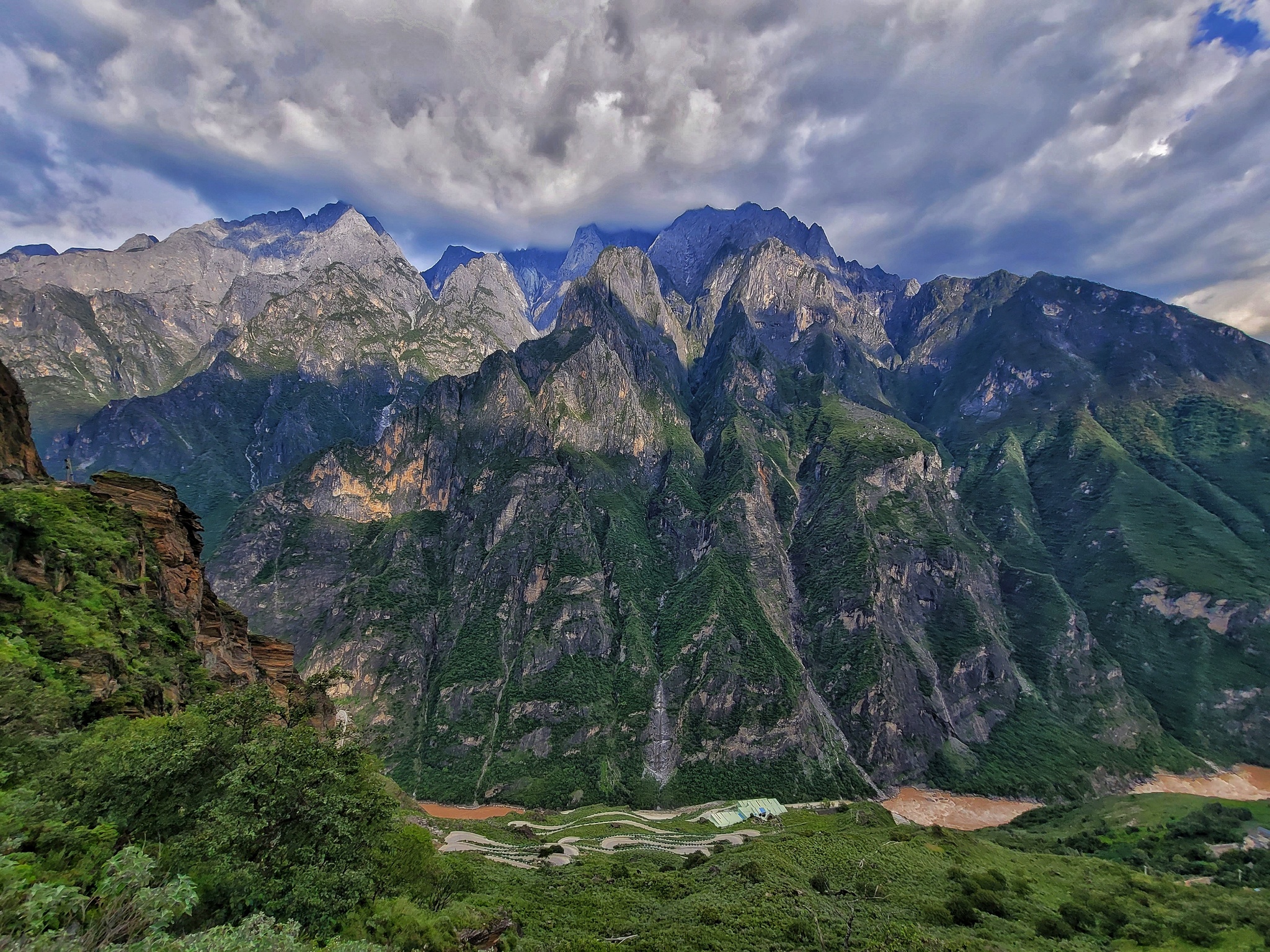 Leaping Tiger Gorge - My, China, The mountains, The photo, Mobile photography, Travels, Ukrainians, Video blog, Video, Longpost